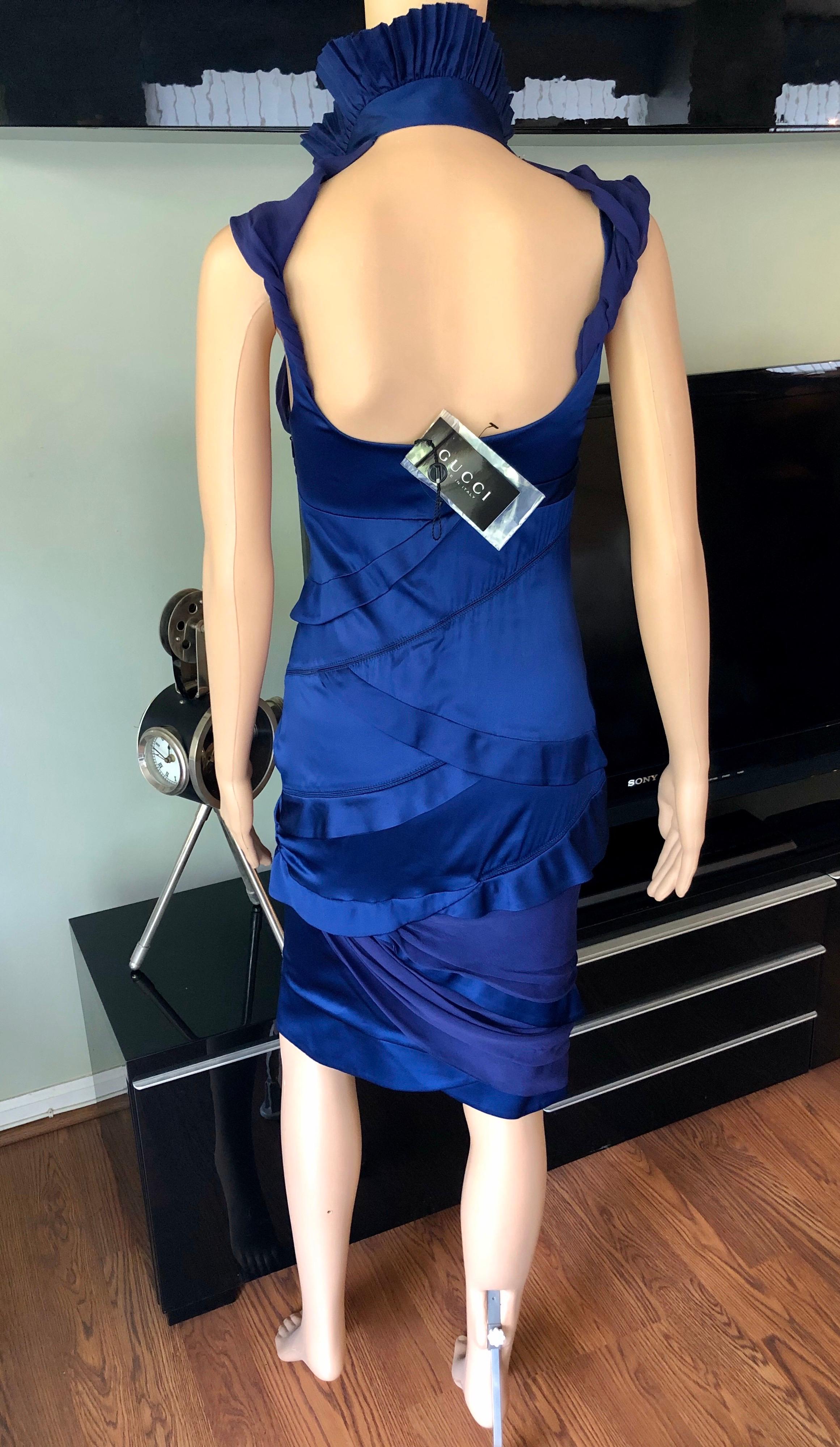 Gucci F/W 2005 Runway Plunging Neckline Cutout Back Silk Blue Dress In Excellent Condition For Sale In Naples, FL