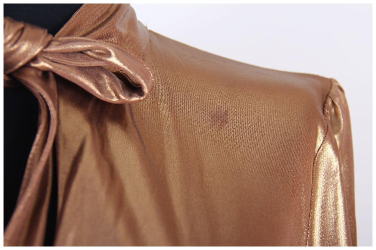 F/W 2006 Gucci Runway Plunging Neckline Gold Metallic Mini Dress For Sale 4
