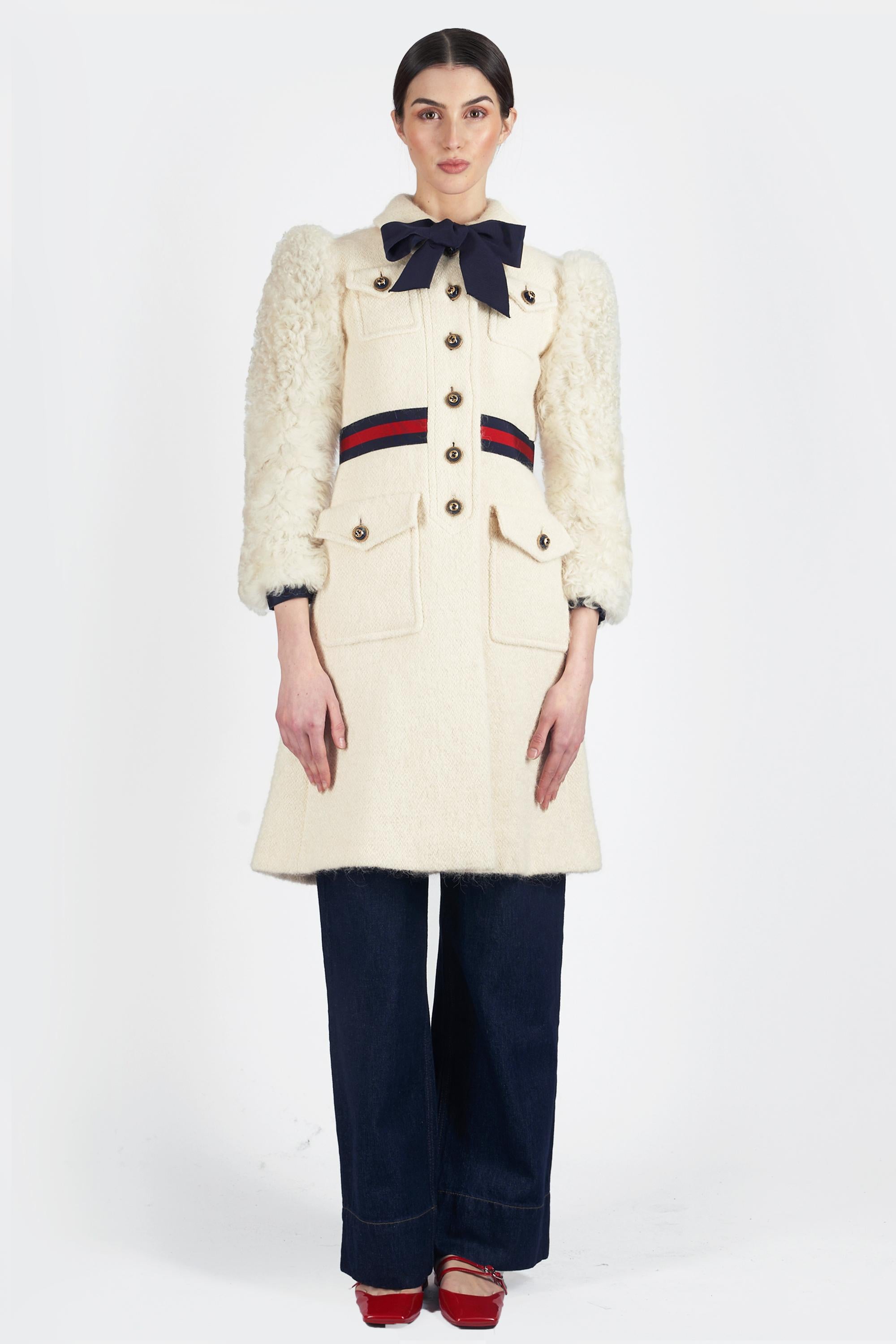 Gucci F/W 2021 Shearling and Wool Coat In Excellent Condition For Sale In London, GB