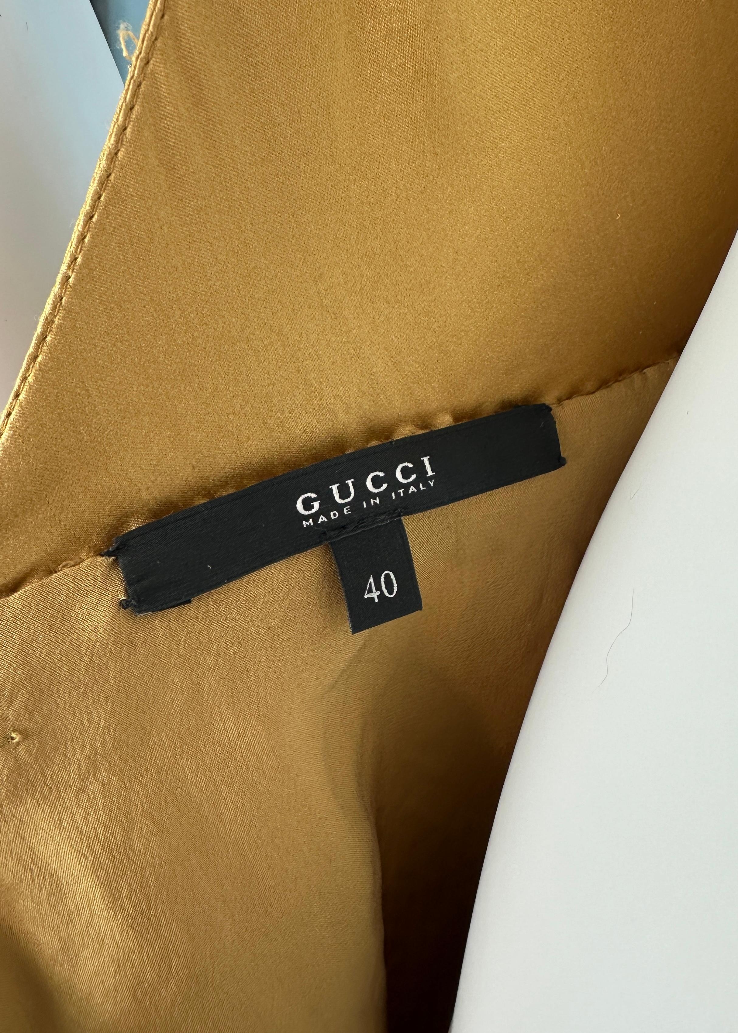 Gucci Fall 2006 Runway Gold Beaded Halter Gown Dress (robe dos nu ornée de perles) en vente 2