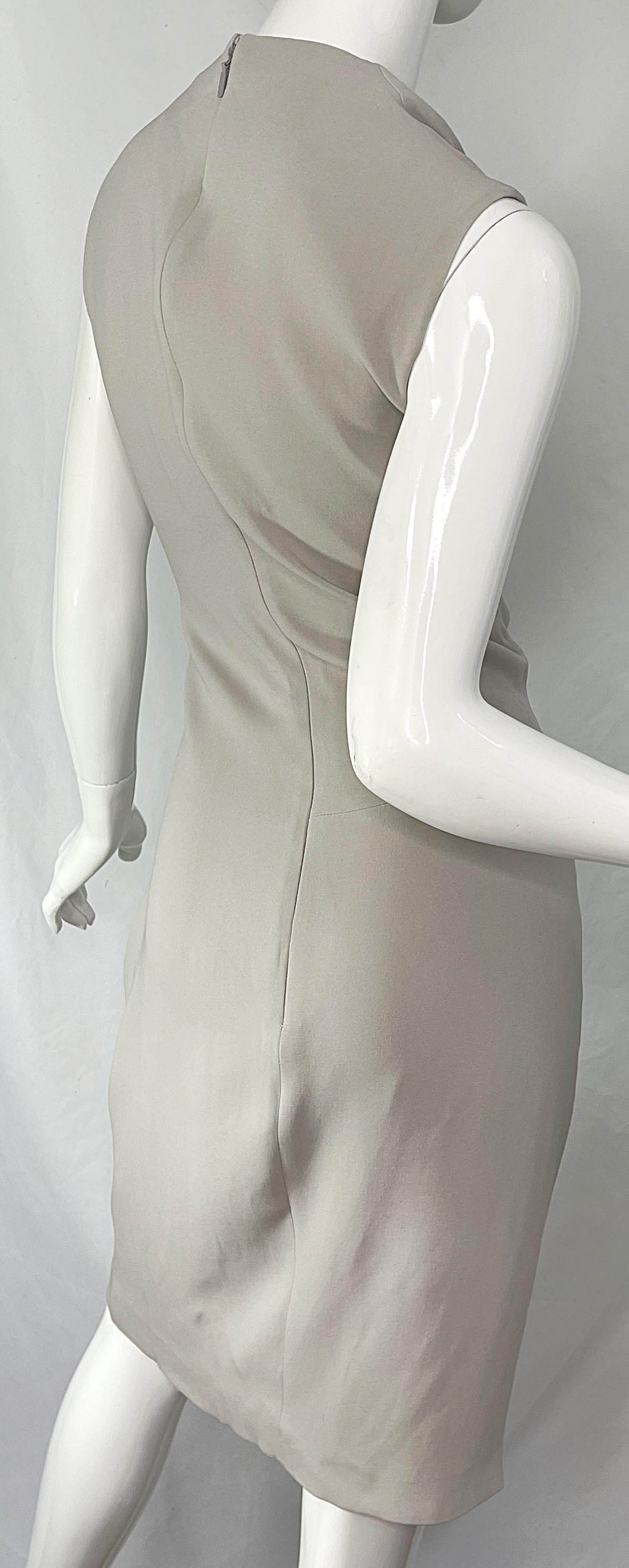 Gucci - Robe en soie à découpes dorées, beige, beige et kaki, issue d'un défilé automne 2010, taille 48/US 12 en vente 6