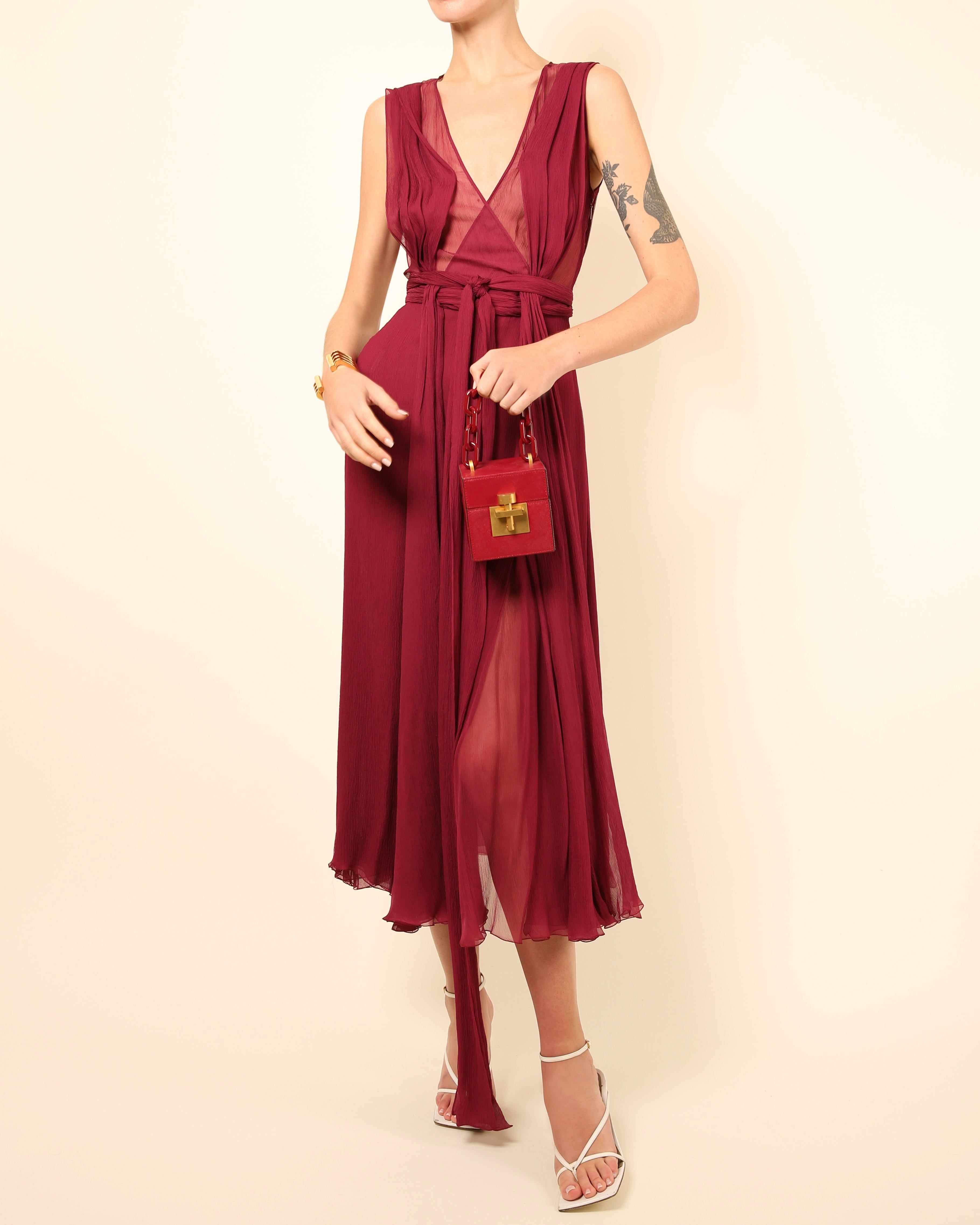 Gucci Fall 2011 burgundy chiffon silk plunging neckline sheer cut out gown dress In Good Condition For Sale In Paris, FR