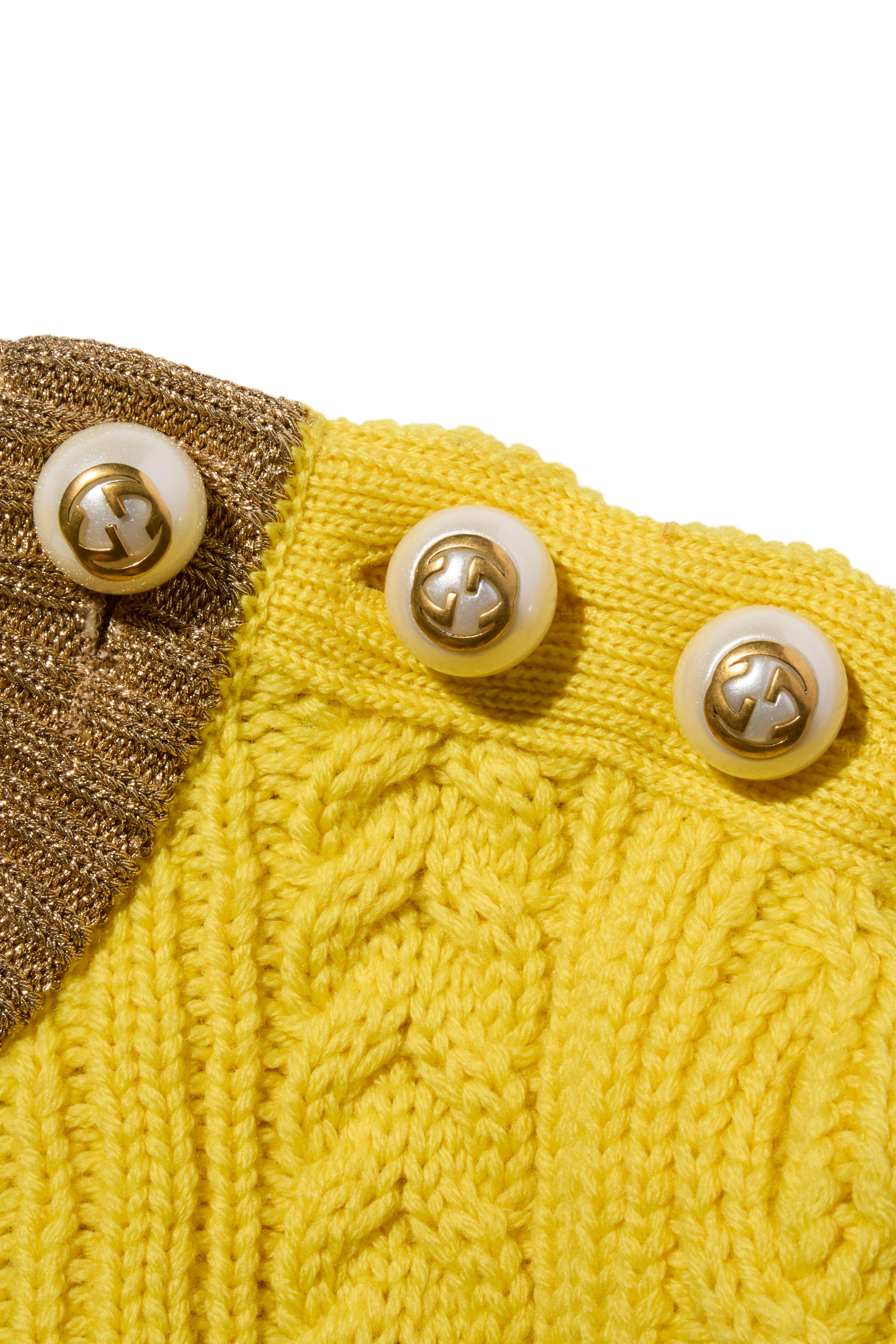 Gucci Fall/Winter 2017 Striped Cable Knit Sweater with GG Pearl Buttons Size S For Sale 1