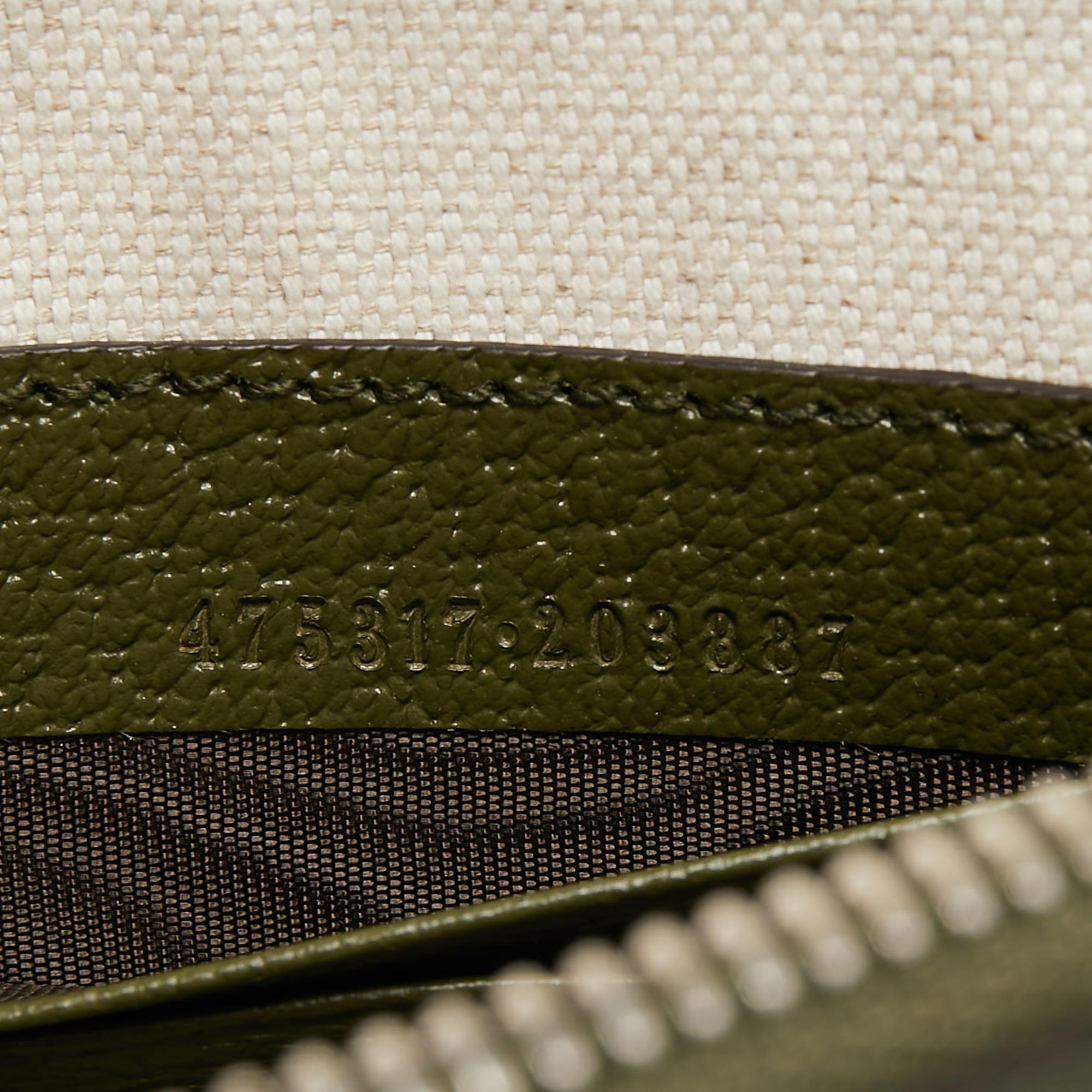 Gucci Fatigue Green Leather GG Marmont Pouch In New Condition In Dubai, Al Qouz 2