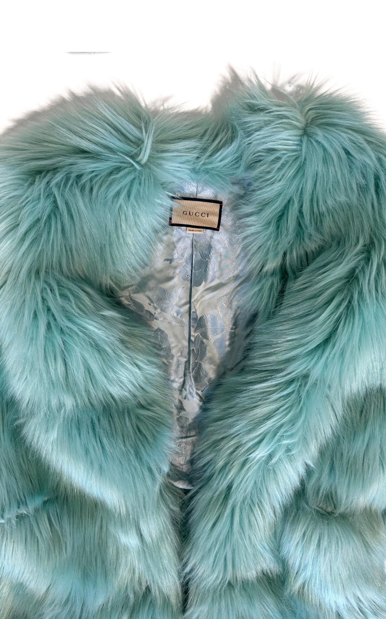 Gucci Faux Fur Coat in Mint Color  IT 40 In New Condition For Sale In Brossard, QC