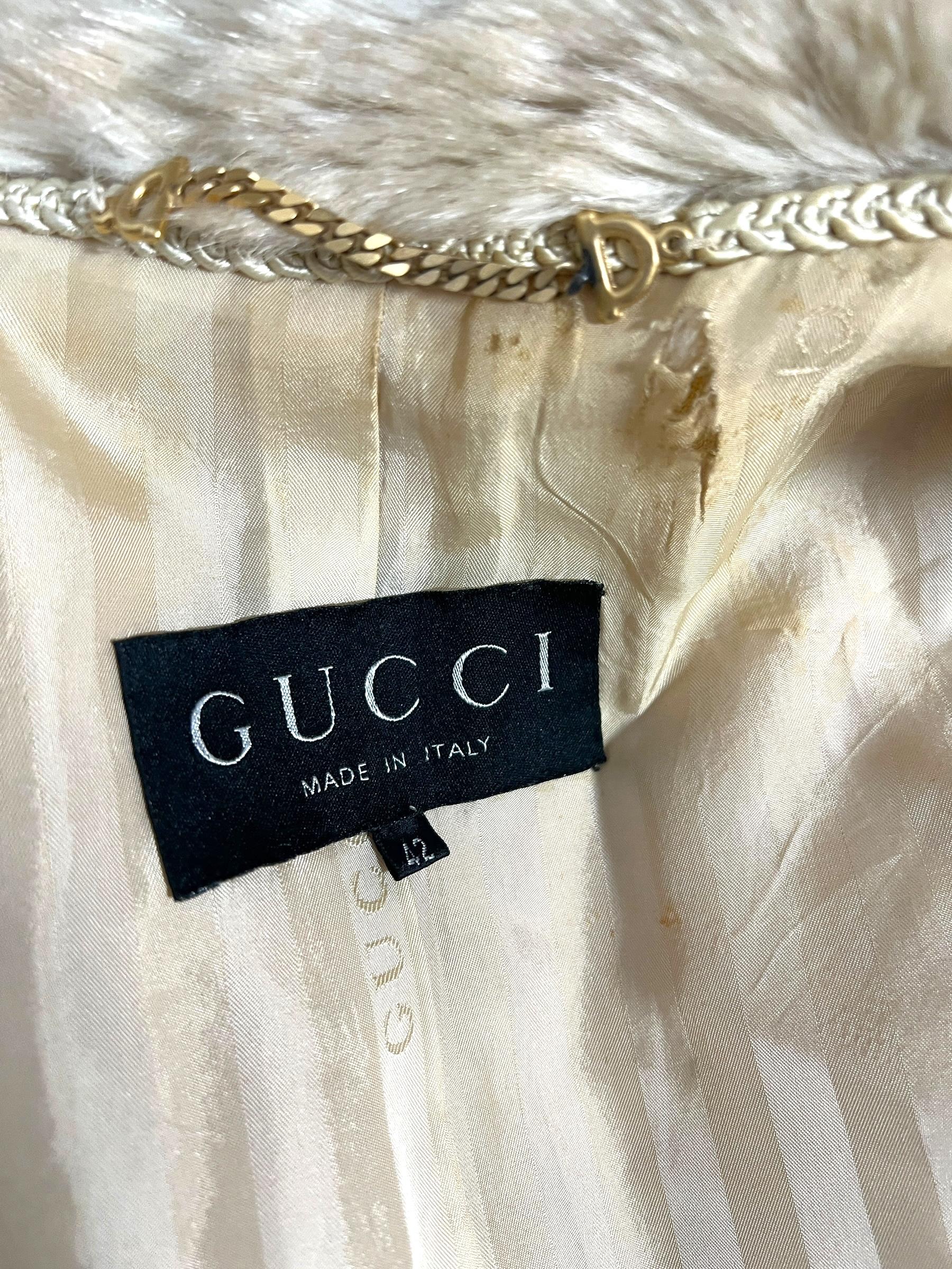Manteau à double boutonnage en fausse fourrure de Gucci, défilé automne/hiver 1996 en vente 4
