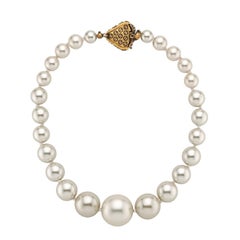 Gucci Faux Pearl Necklace