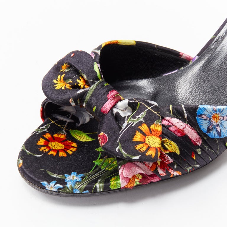 GUCCI Flora black floral print silk twist bow kitten heel mule sandals EU36  US6 For Sale at 1stDibs