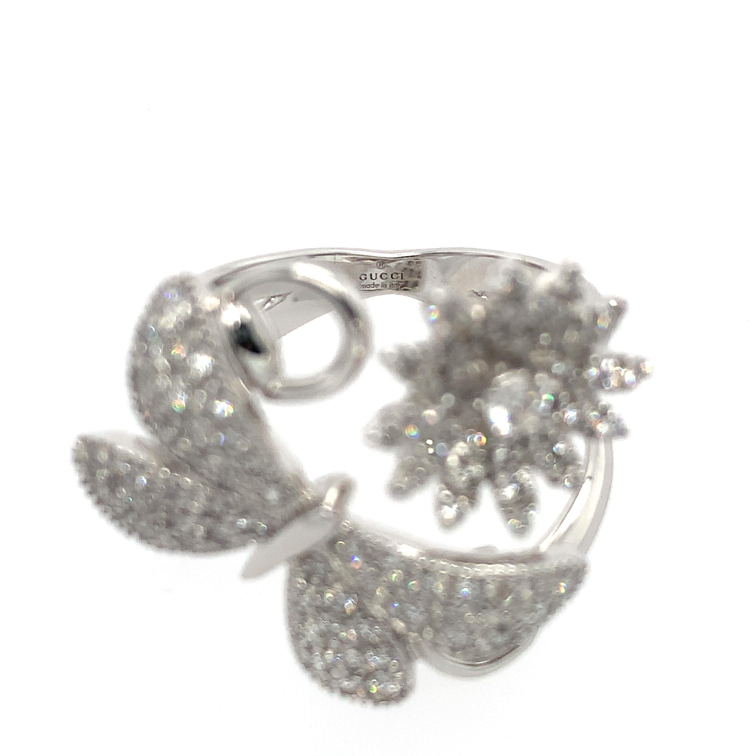 Brilliant Cut Gucci Flora Butterfly and Daisy White Gold Diamond Ring For Sale