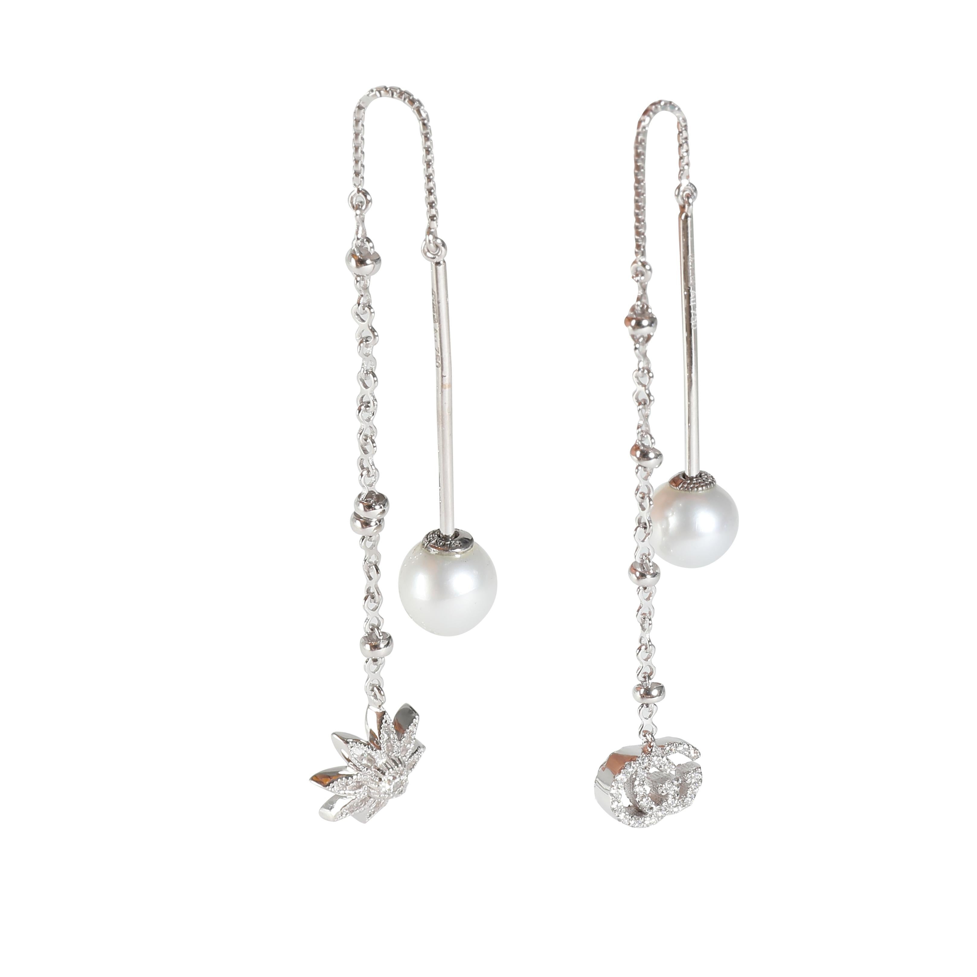 Boucles d'oreilles Gucci Flora en or blanc 18 carats, diamants et perles 0,24 CTW Unisexe en vente