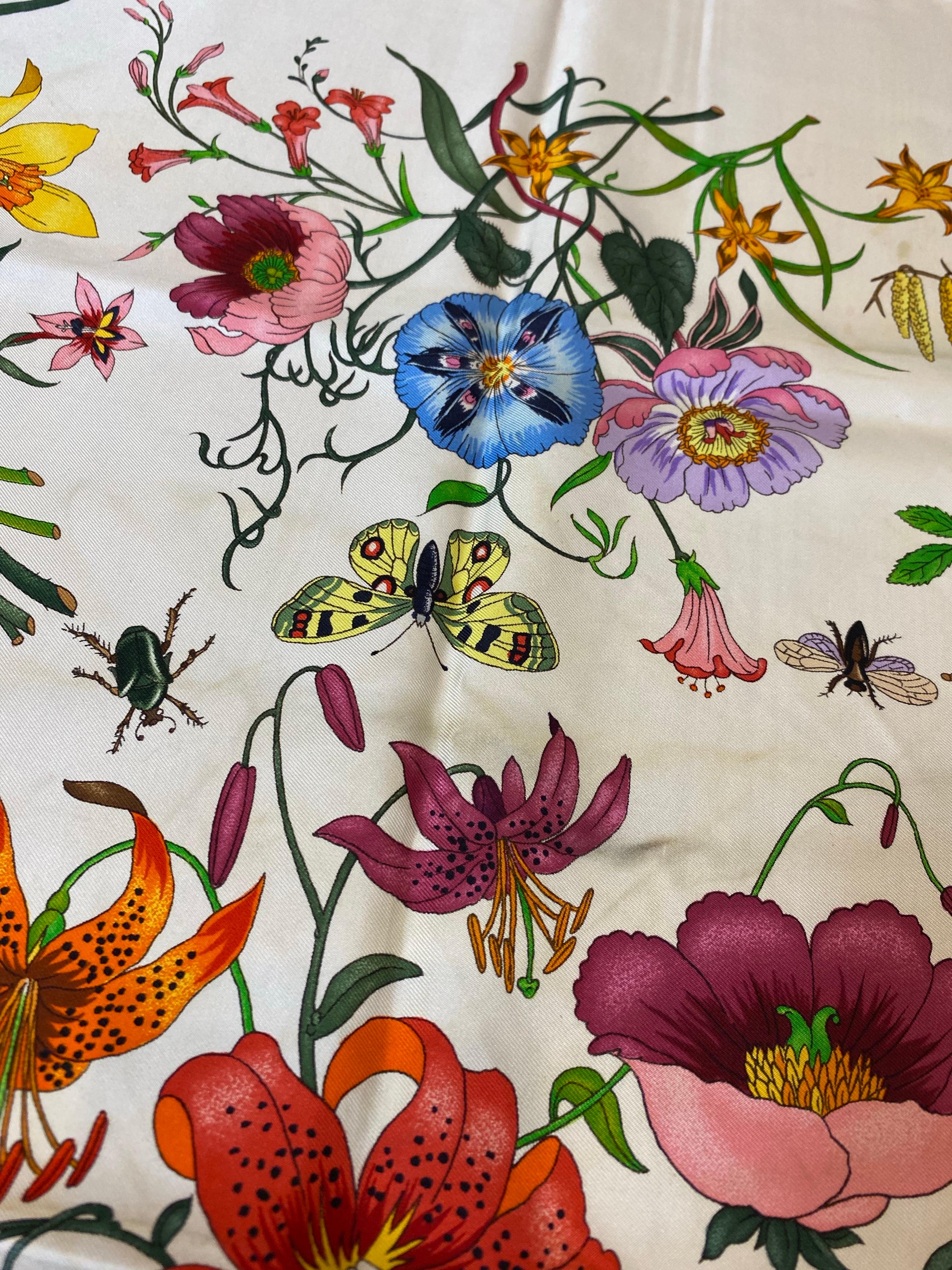 Beige Gucci Flora Foulard For Sale