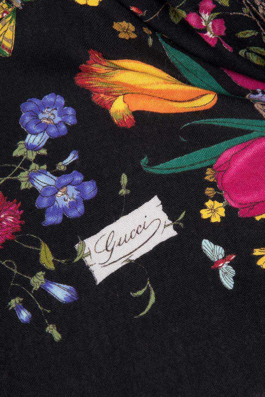 GUCCI Flora Vittorio Accornero Écharpe en laine noire imprimée à fleurs multicolores 2