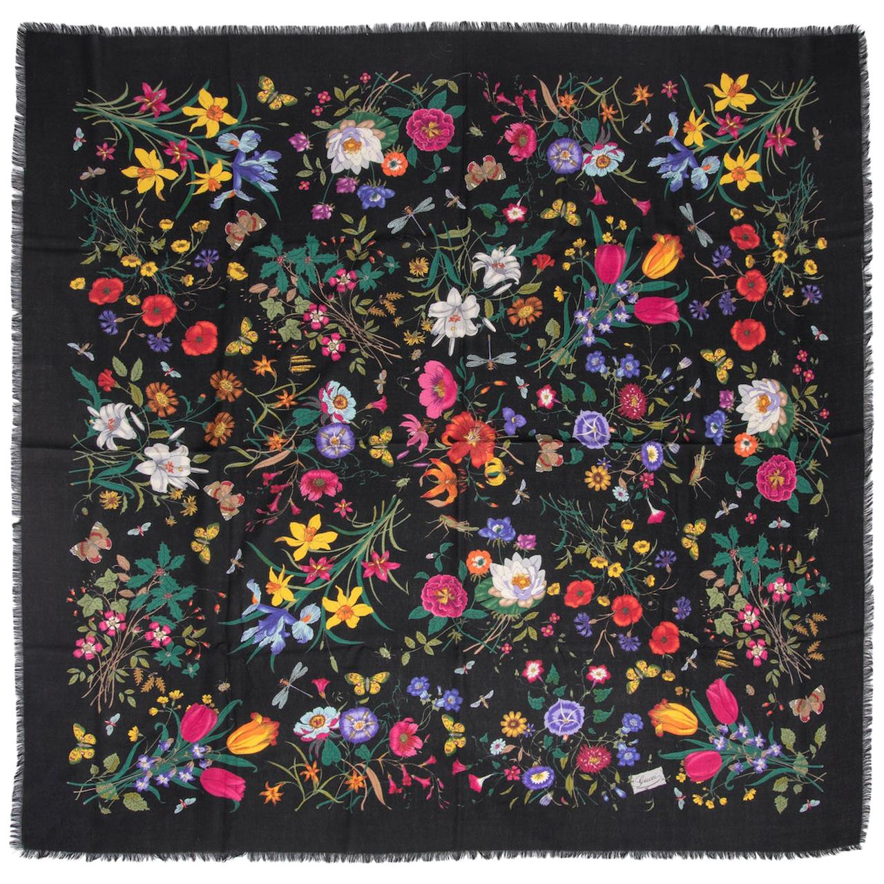 GUCCI Flora Vittorio Accornero Écharpe en laine noire imprimée à fleurs multicolores