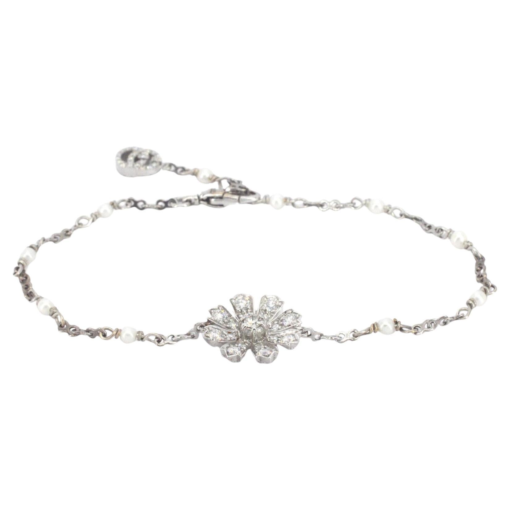 GUCCI "FLORA" Bracelet en or blanc avec diamants et perles en vente