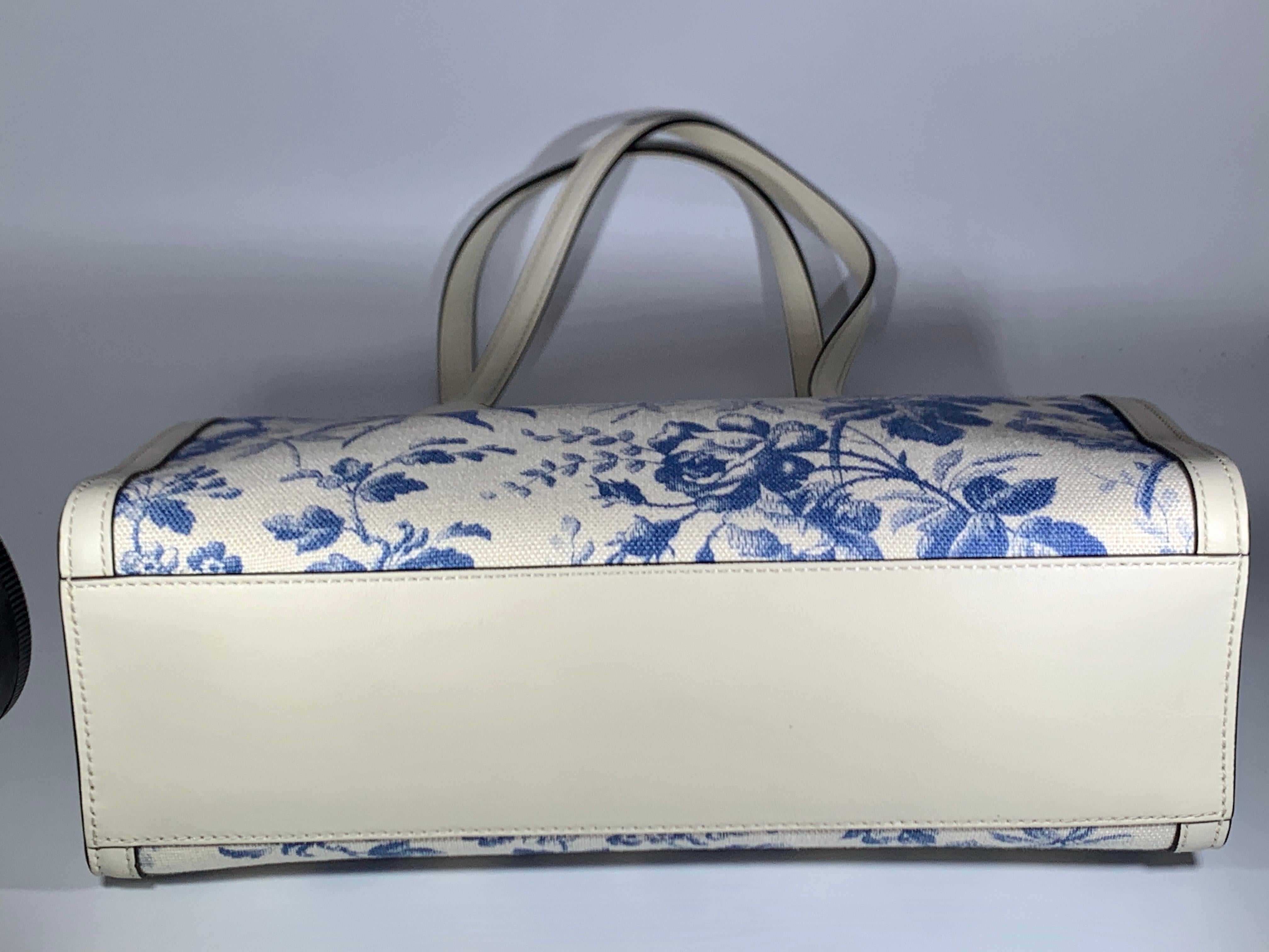  Gucci Flora Whites Canvas Leather Trim Navy Blue With Flowers  Tote Handbag  3