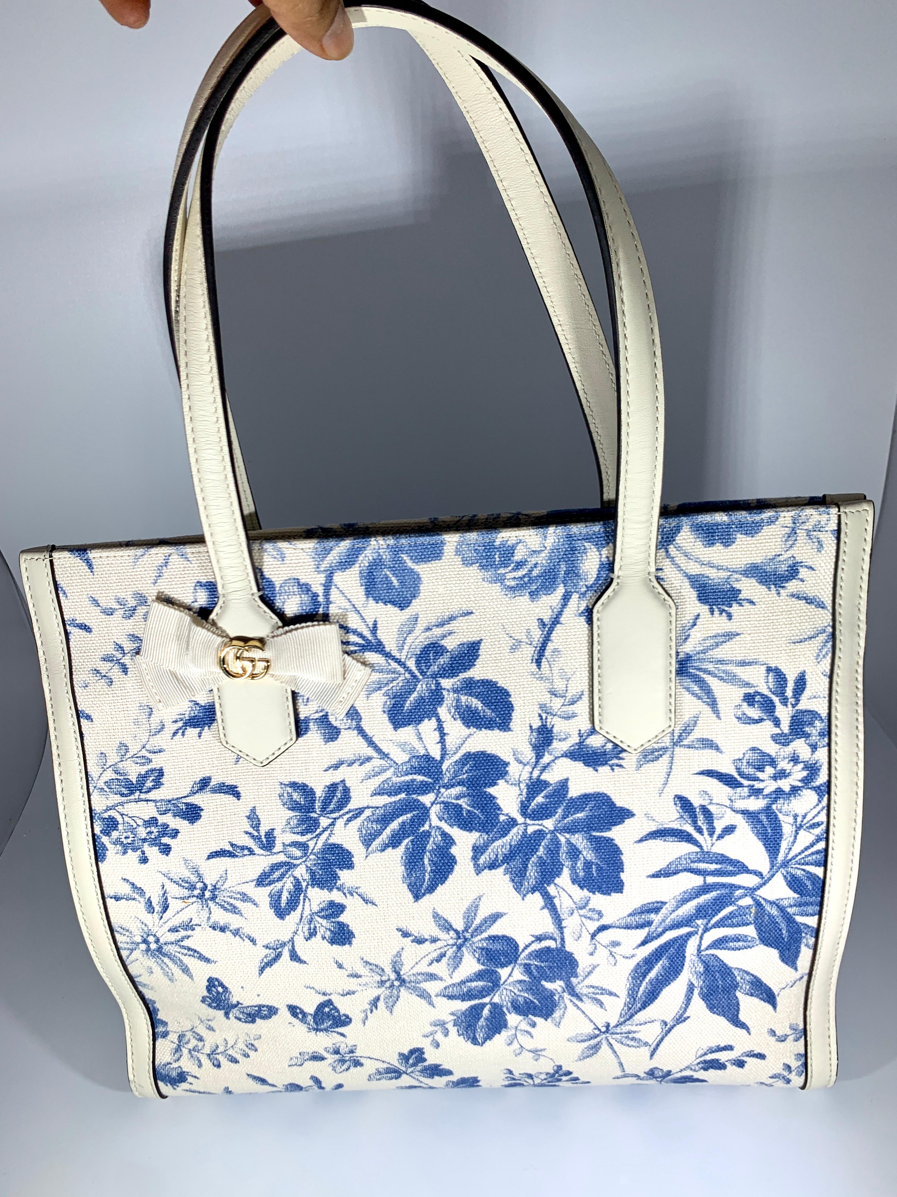  Gucci Flora Whites Canvas Leather Trim Navy Blue With Flowers  Tote Handbag  4