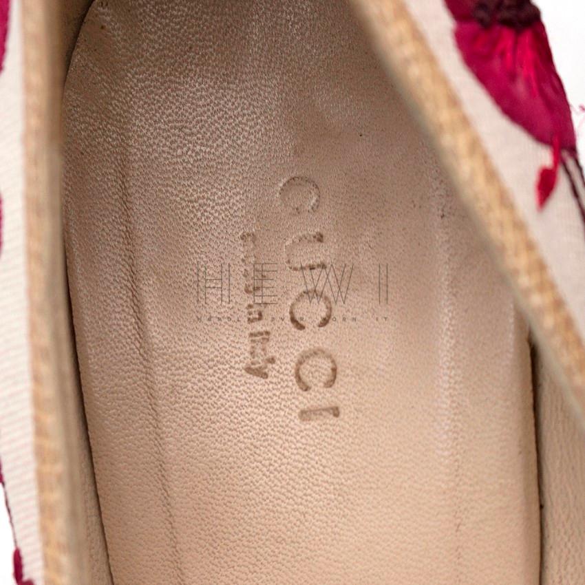 Beige  Gucci Floral Embroidered Canvas Round Toe Pumps - Size EU 40 For Sale