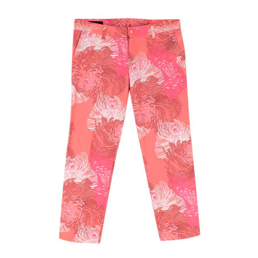  Gucci Floral Print Coral & Pink Cotton Blend Trousers

- All over detailed floral print in coral, pink and cream tones
- Belt loops
- Tonal button and zip fly closure
- Two pockets at the front and back
- Tapered leg fit

Materials:
98% Cotton
2%