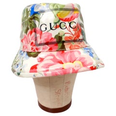 Gucci Floral Print Glänzend beschichtete Baumwolle Eimer Hut