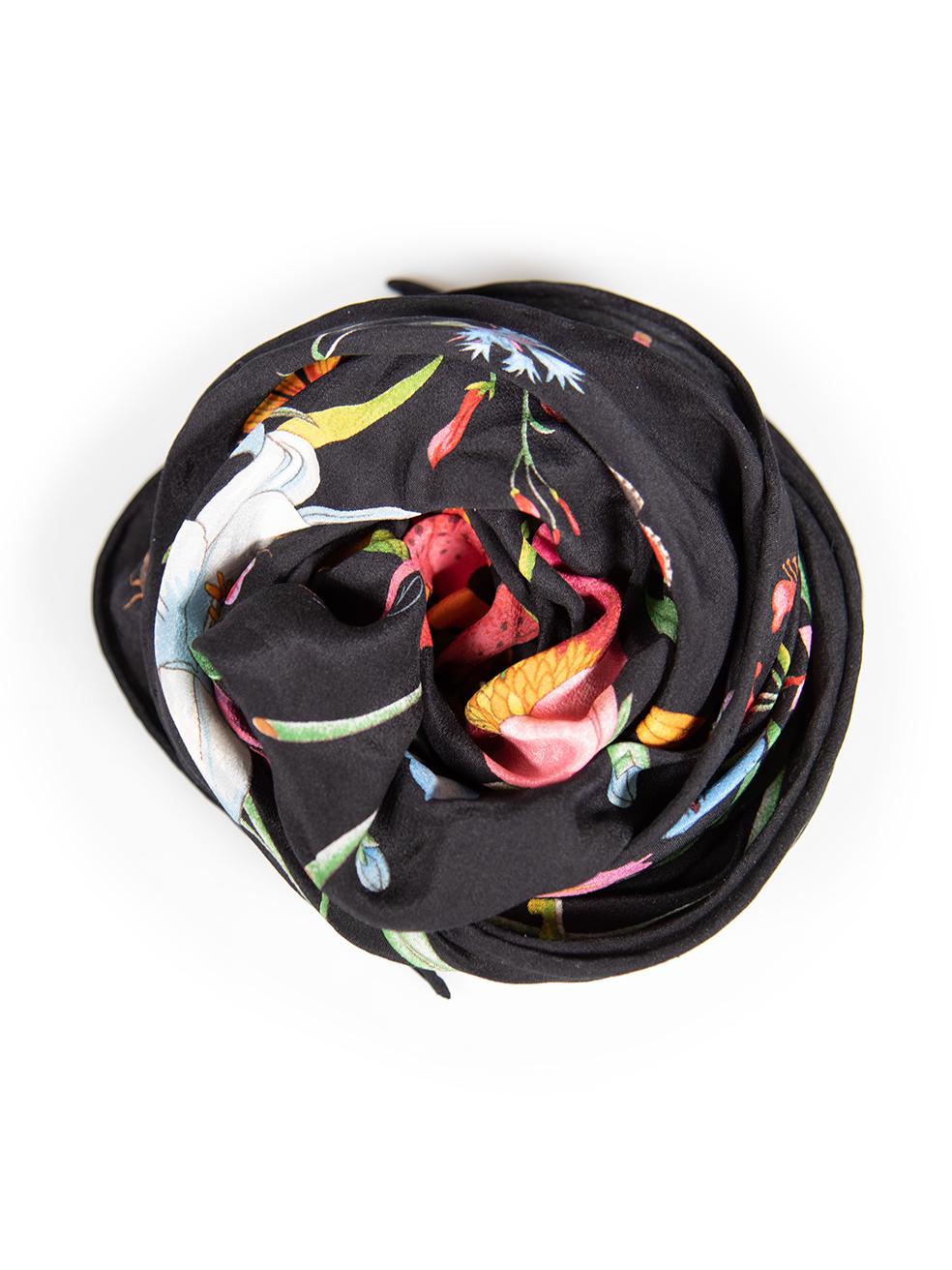 CONDITION is Very good. Minimal wear to scarf is evident. Minimal discolouration mark to the back of the scarf. The brand and the composition label is missing on this used Gucci designer resale item.
 
 
 
 Details
 
 
 Multicolour- black tone
 
