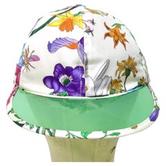 Gucci Sombrero de ala de vinilo con estampado floral