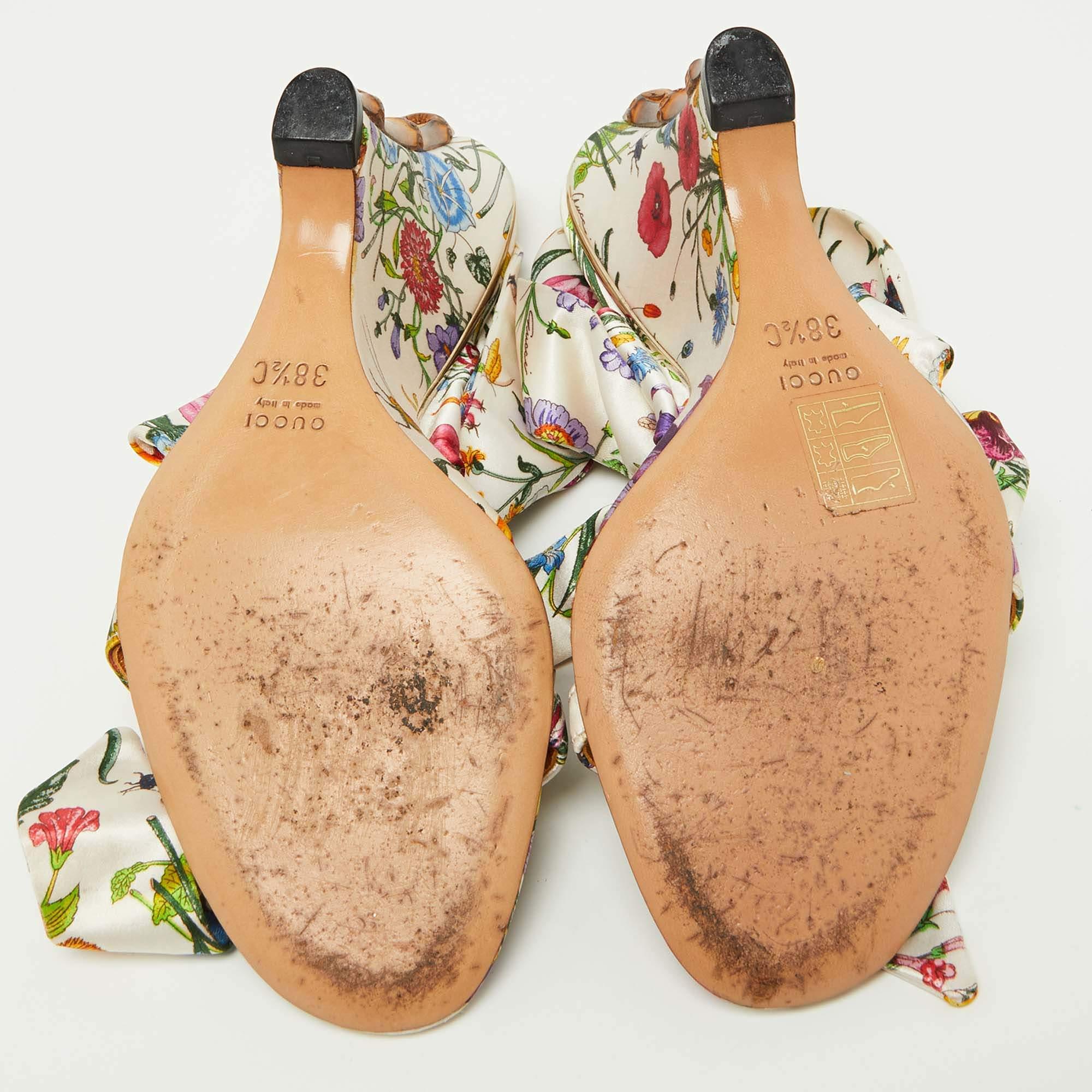 Sandales compensées Gucci à lanières à chevilles en satin imprimé floral taille 38,5 en vente 4