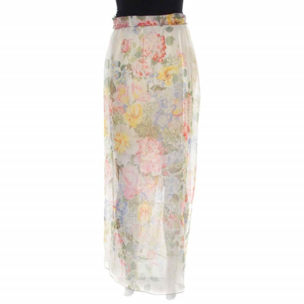 Adopt a feminine touch and shine like a diva with this Gucci skirt. Wear this graceful multicolored silk skirt, and spread your charm wherever you go!

Includes: The Luxury Closet Packaging

