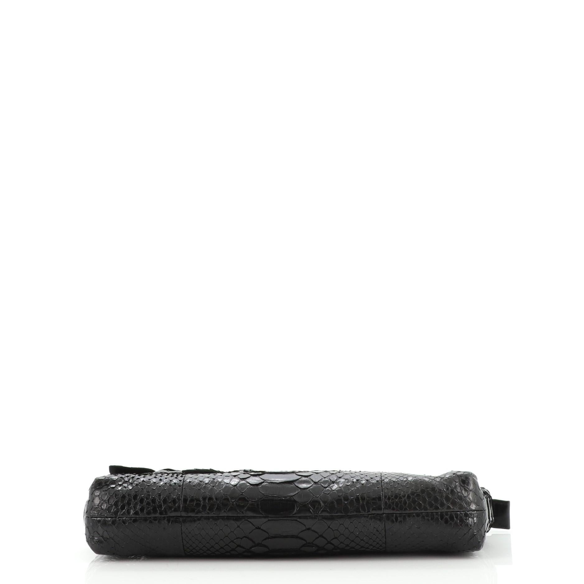 Gucci Flower Chain Clutch Python Medium In Good Condition In NY, NY