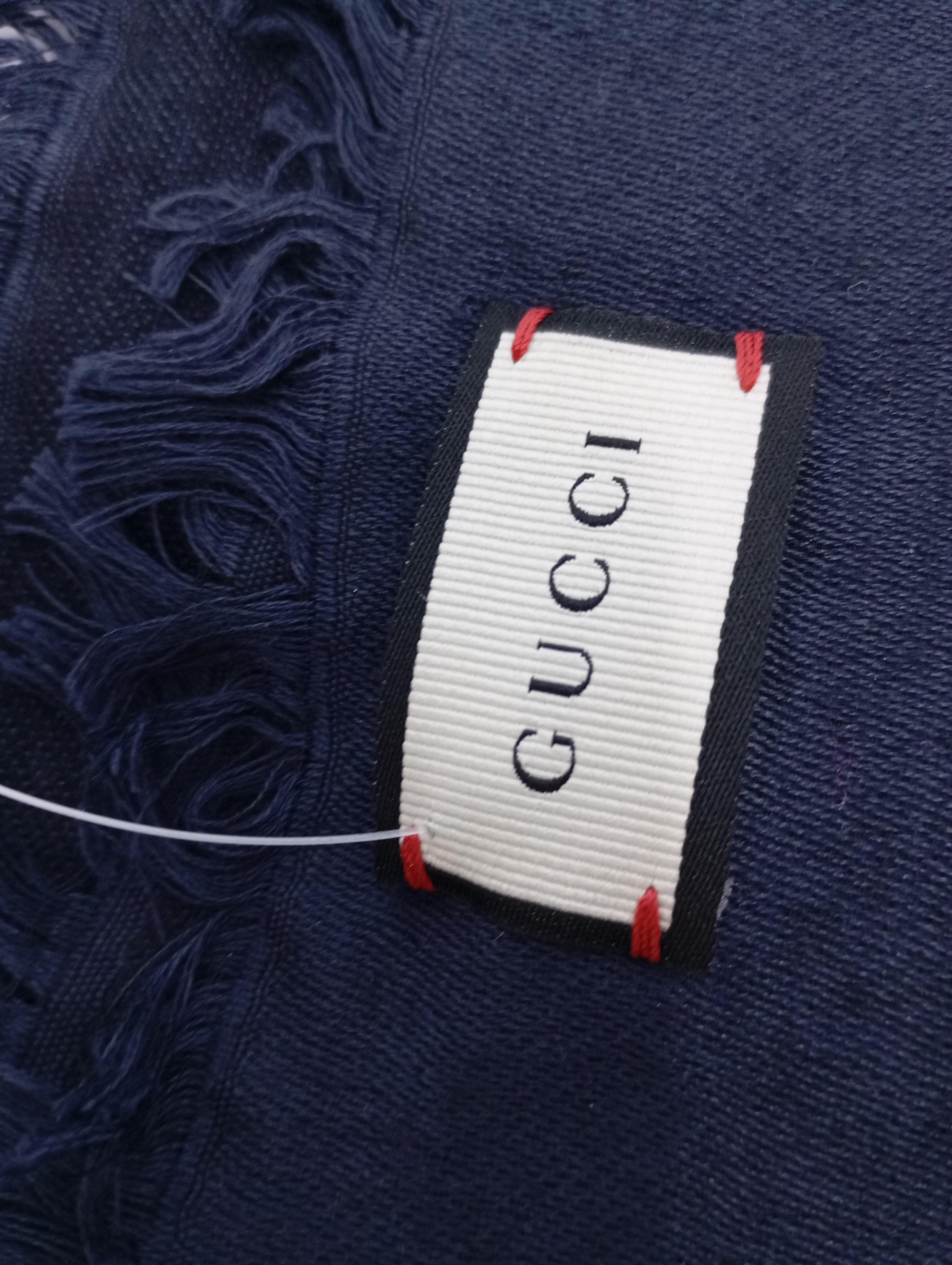 Gucci im Zustand „Hervorragend“ im Angebot in Amman, JO