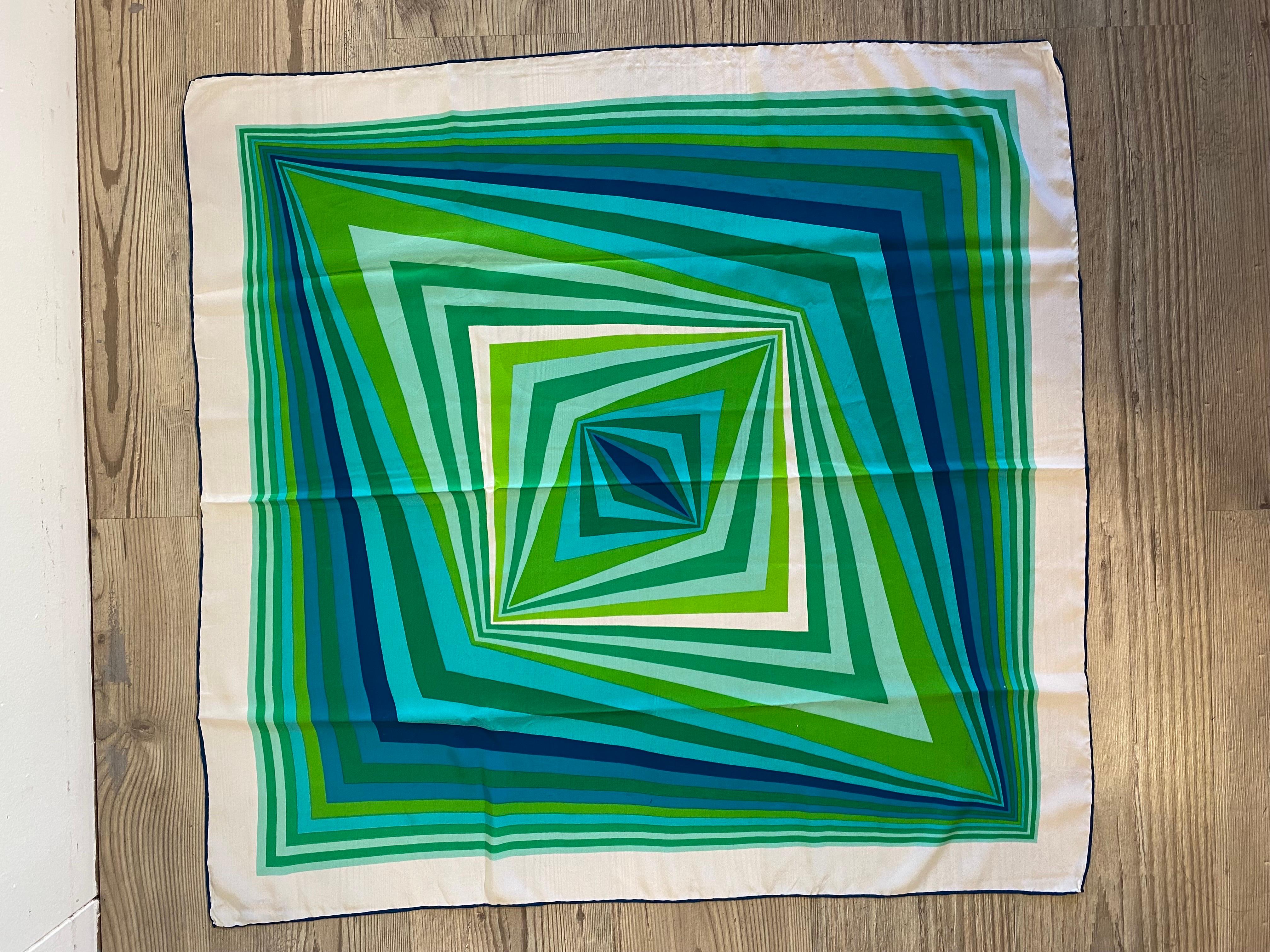 Gucci foulard In Excellent Condition In Carnate, IT
