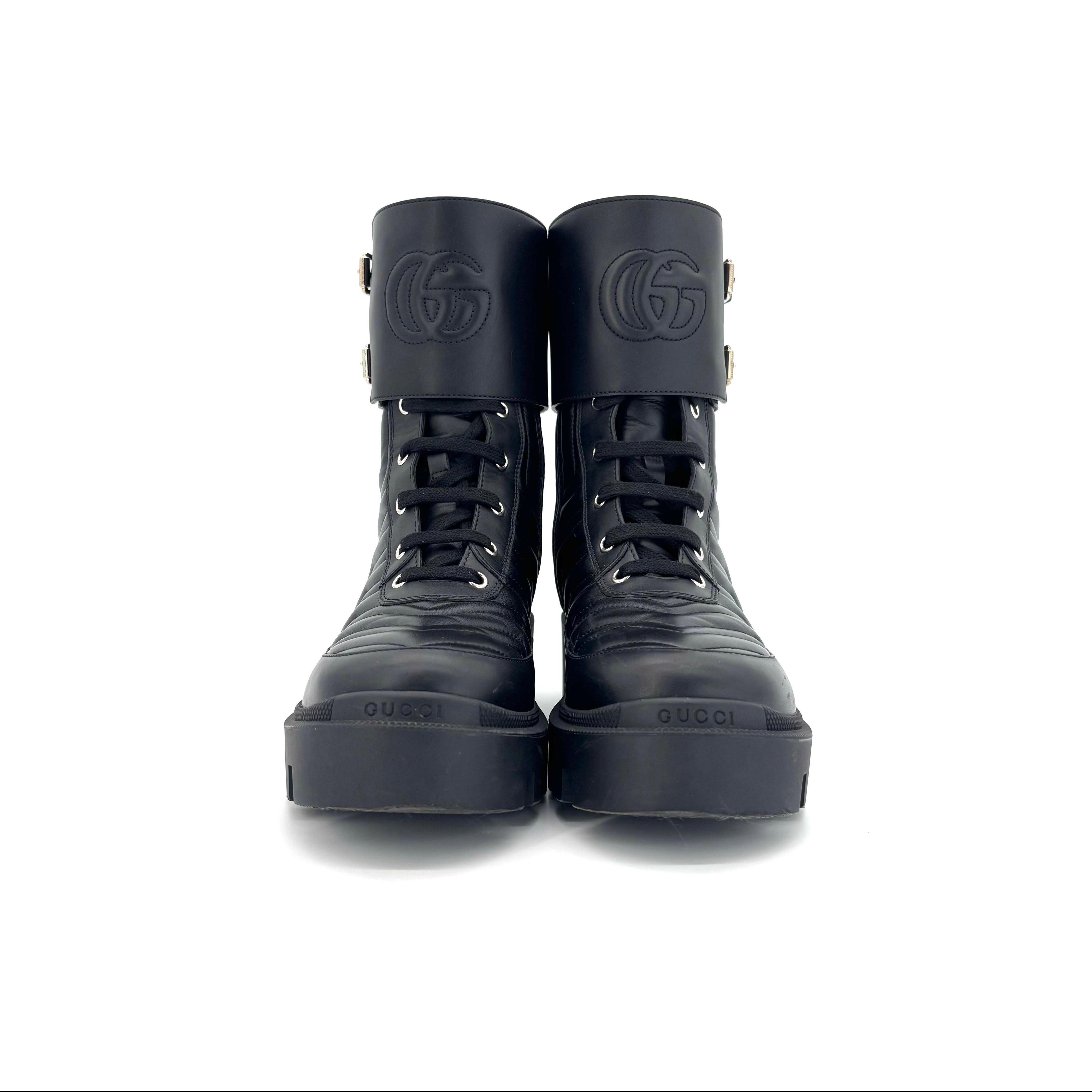 Gucci Frances GG Quilted Matelasse Lug Leather Lace Up Ankle Boots 39.5 Pour femmes en vente