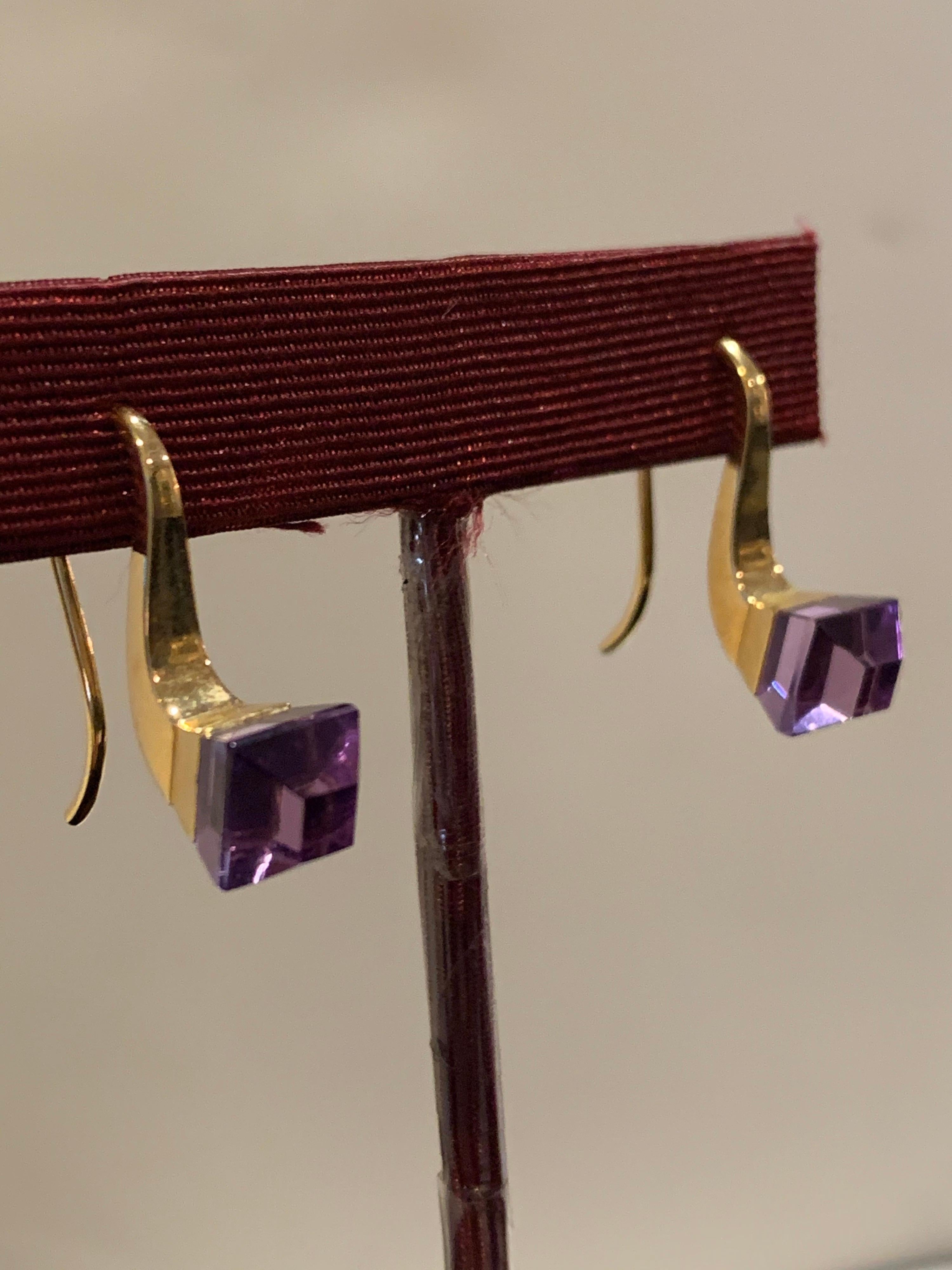 Gucci French Horn Earrings 18-Karat Gold with Amethyst 2