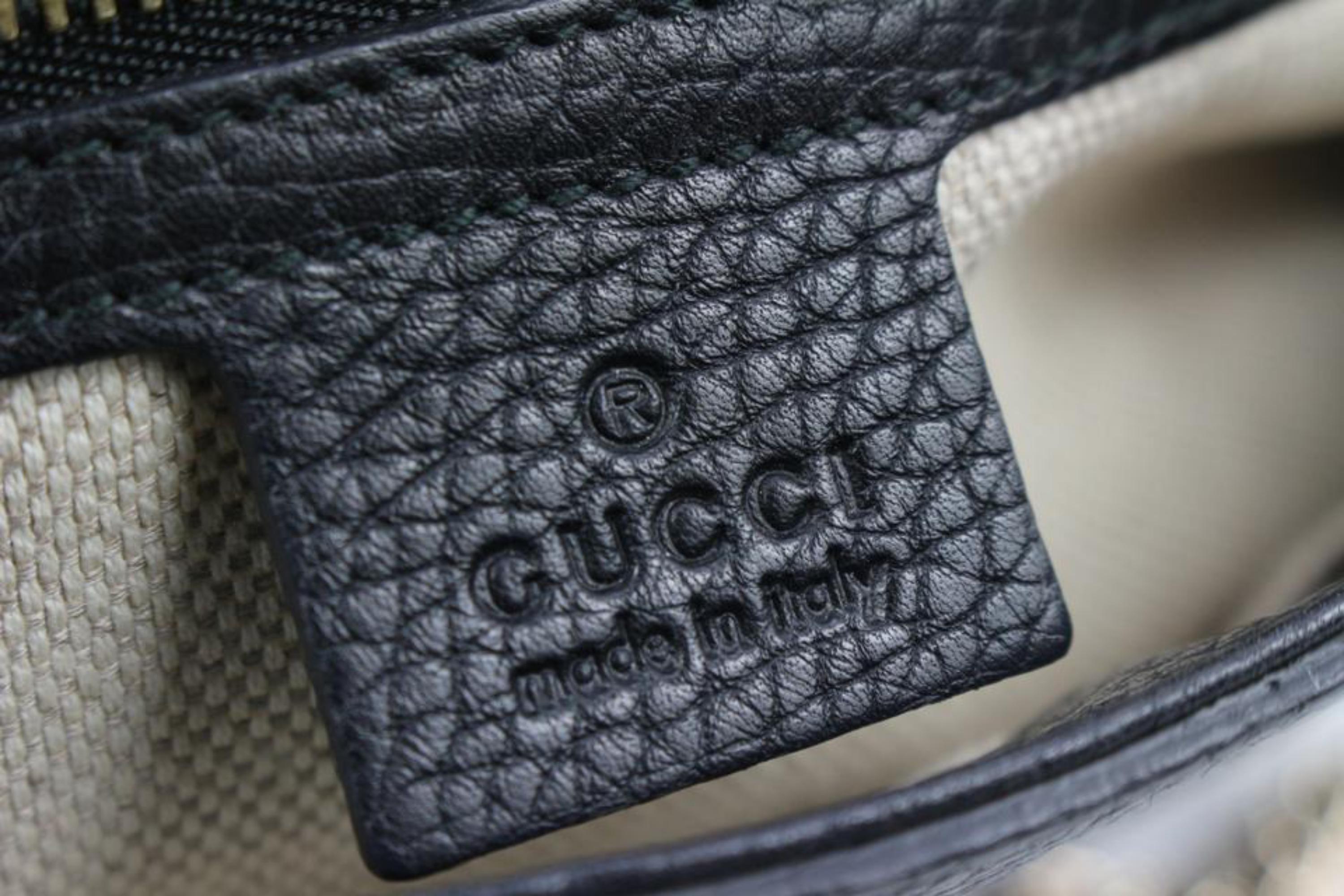 Gucci - Sac à bandoulière Soho à rabat moyen en cuir de veau grainé noir avec pompon et franges 126 g58 Pour femmes en vente