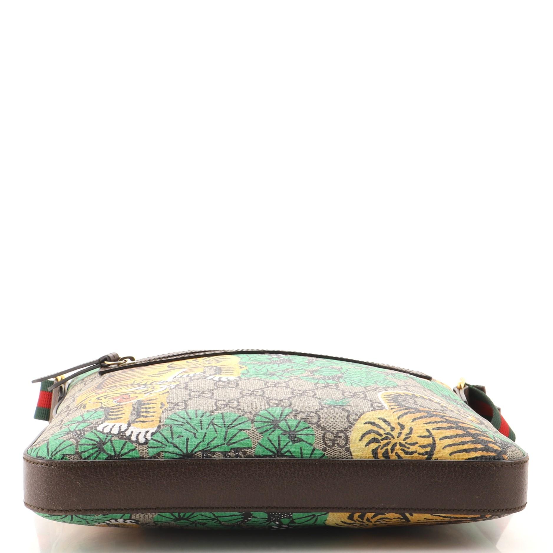 Gucci Front Zip Messenger Bengal Print GG Coated Canvas Medium In Good Condition In NY, NY
