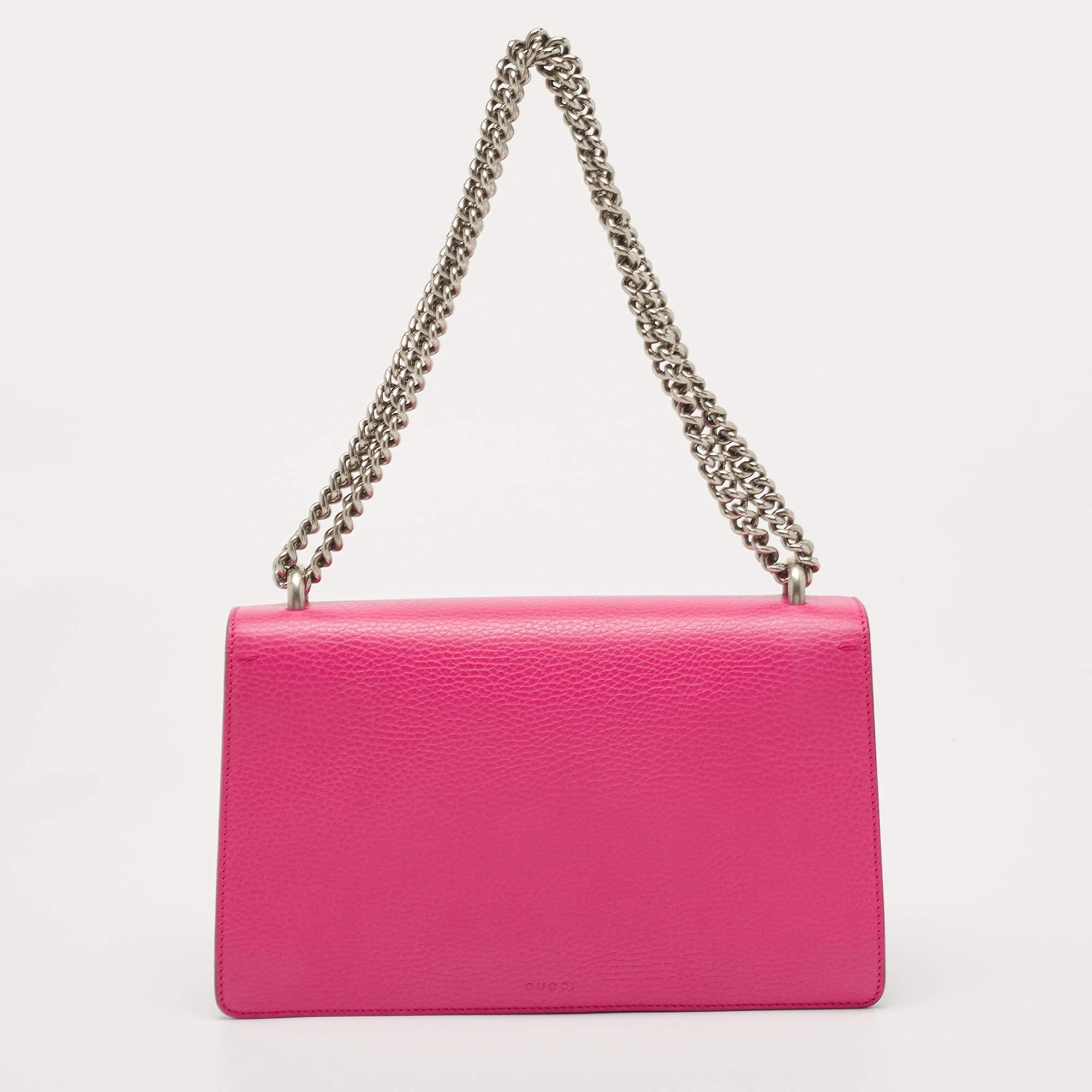 For a look that is complete with style, taste, and a touch of luxe, this designer bag is the perfect addition. Flaunt this beauty on your shoulder and revel in the taste of luxury it leaves you with.

Includes: Original Dustbag
