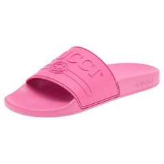Gucci Fuchsia Rubber Pursuit Logo Embossed Pool Slide Sandals Size 38