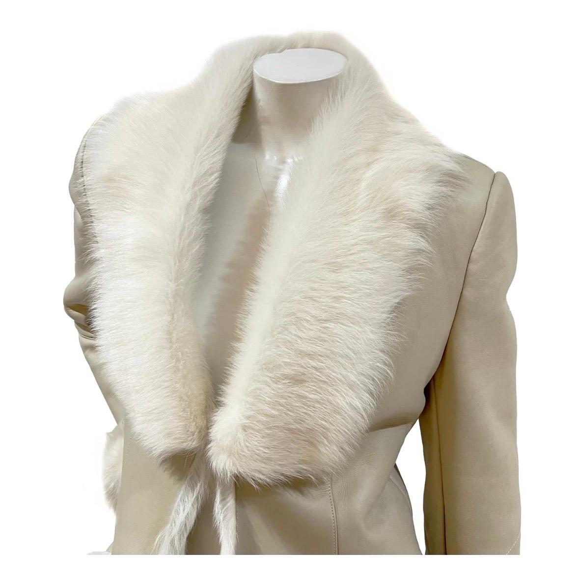 Fur Beige Leather Jacket by Tom Ford for Gucci
Fall / Winter 1997 
Made in Italy
Beige Leather
V neckline
Shawl fur collar and lining detail
Front hook and eye closure
Long sleeve
Dual bottom pockets with flap closure
Fur detail on cuffs fold