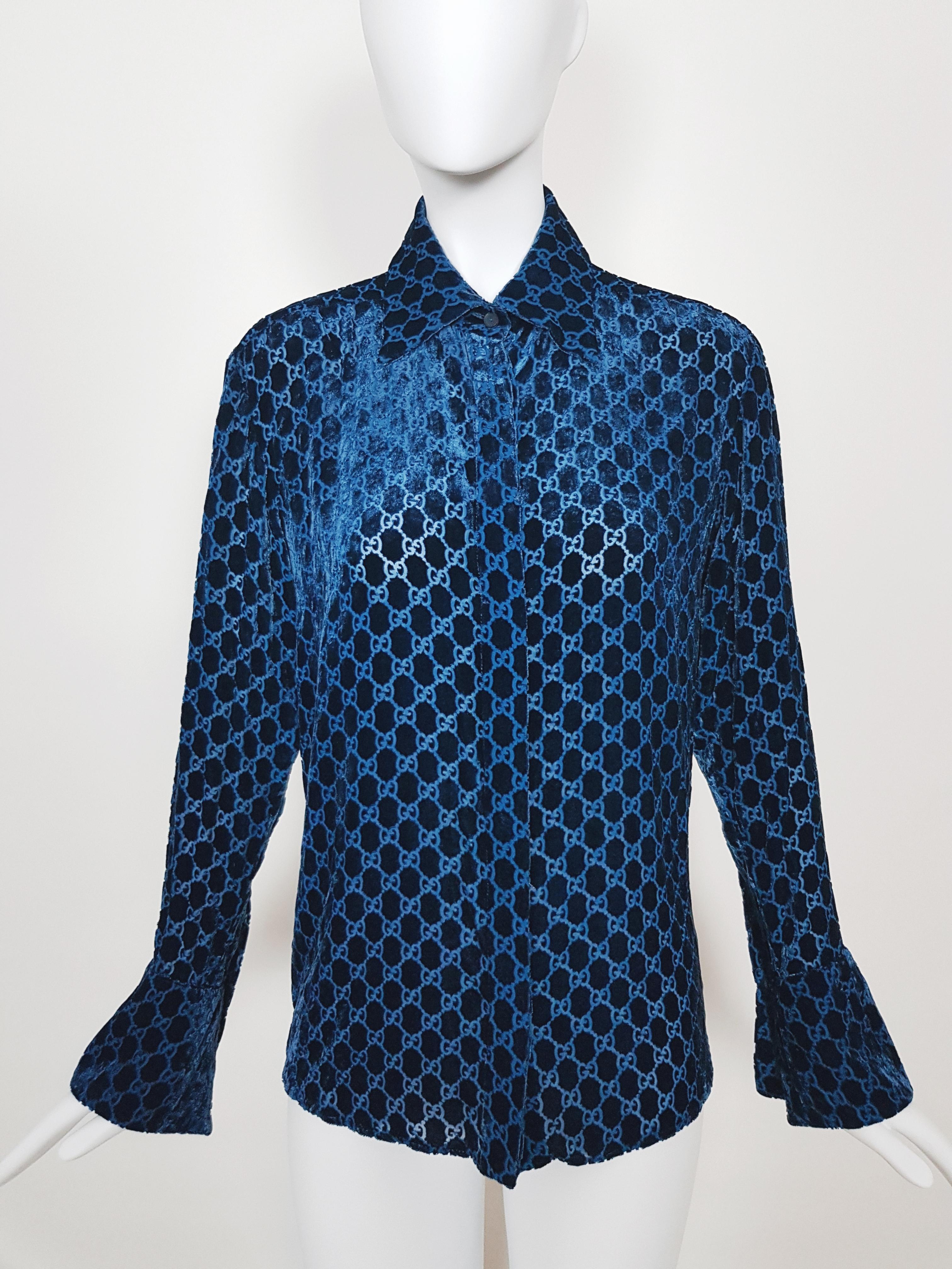 Iconic Gucci shirt from FW 1997 runway by Tom Ford.

-Deep teal color
-Velvet dévoré
-Semi sheer
-G logo monogram
-50% Silk - 50% Rayon
-Estimated size: 34 FR to 36FR (marked size 38IT)