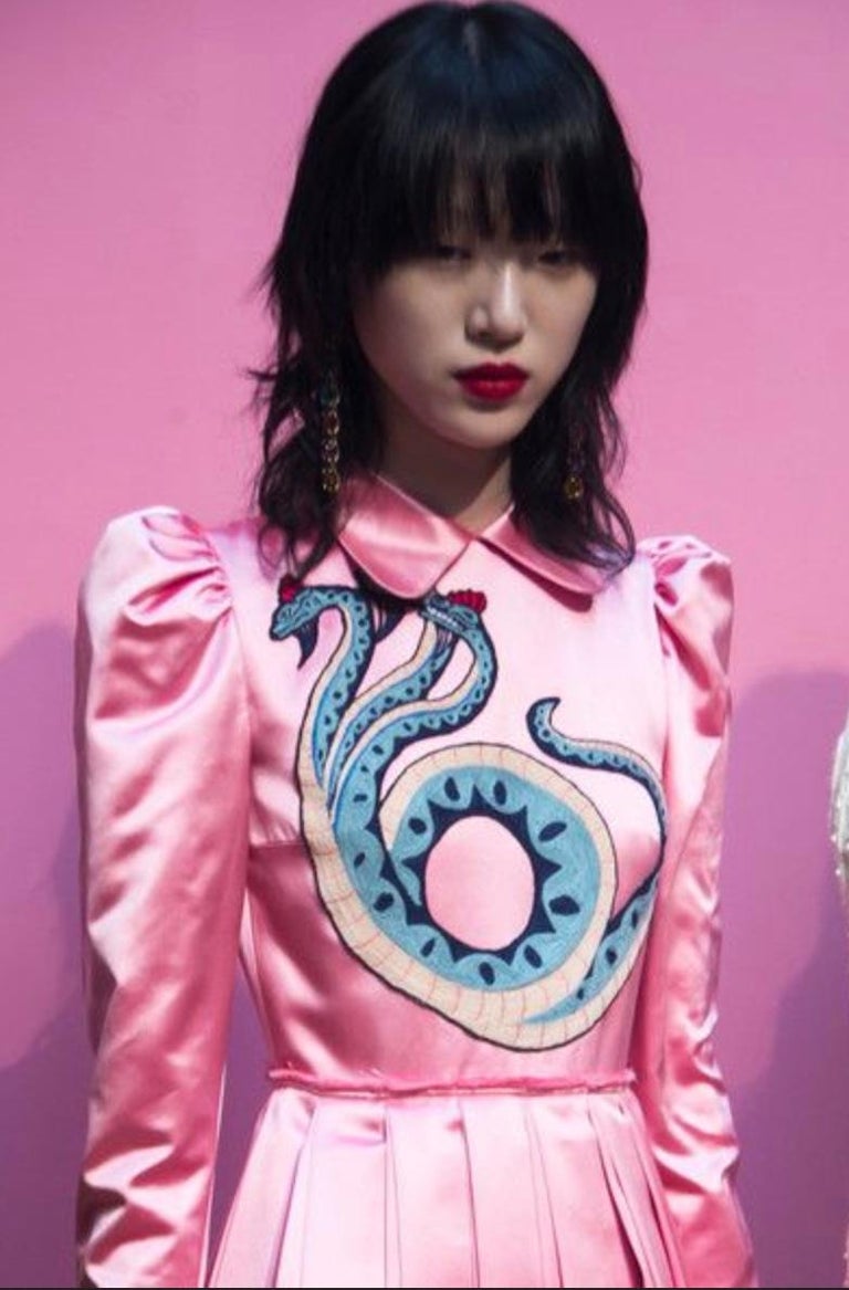 gucci pink snake dress New with Tag GUCCI Dress Ruffle Frill Floral Snake Peony Flora Pink Bow 40