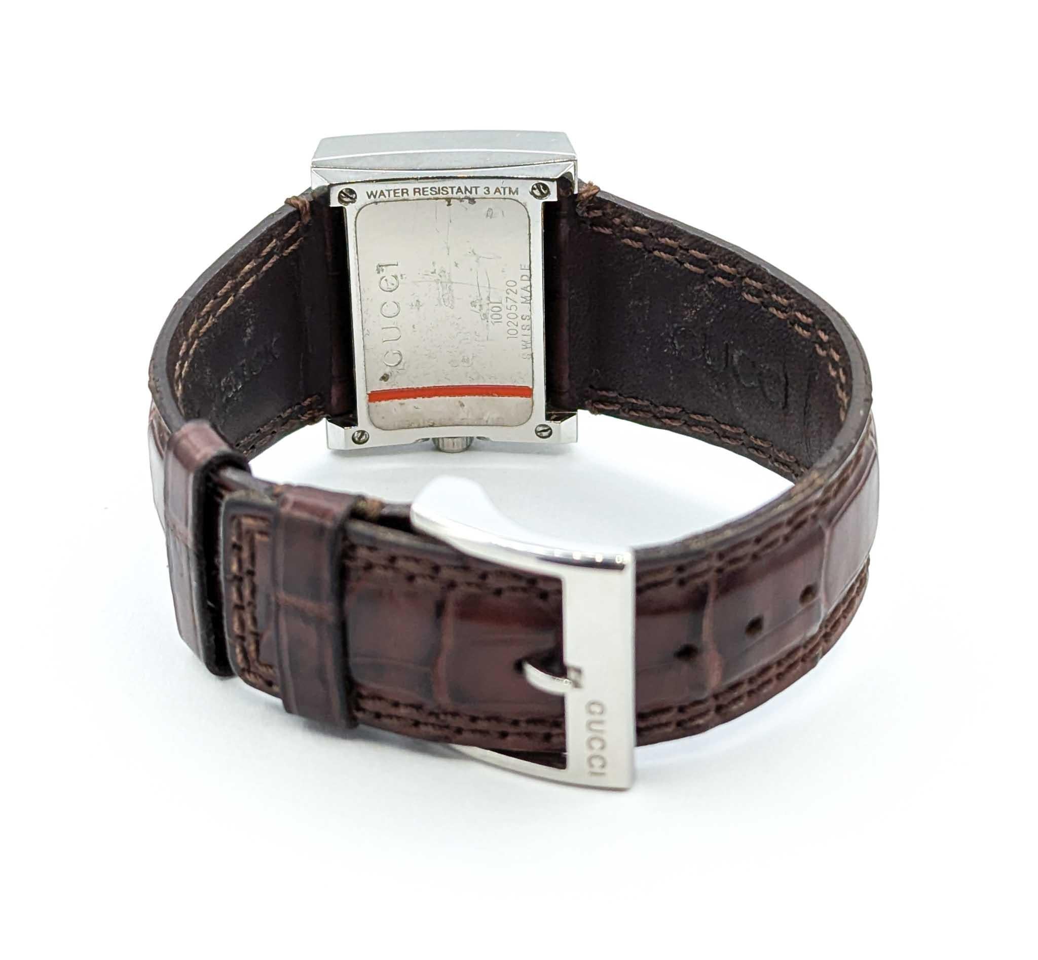 Reloj de acero inoxidable Gucci G 100L en venta 1