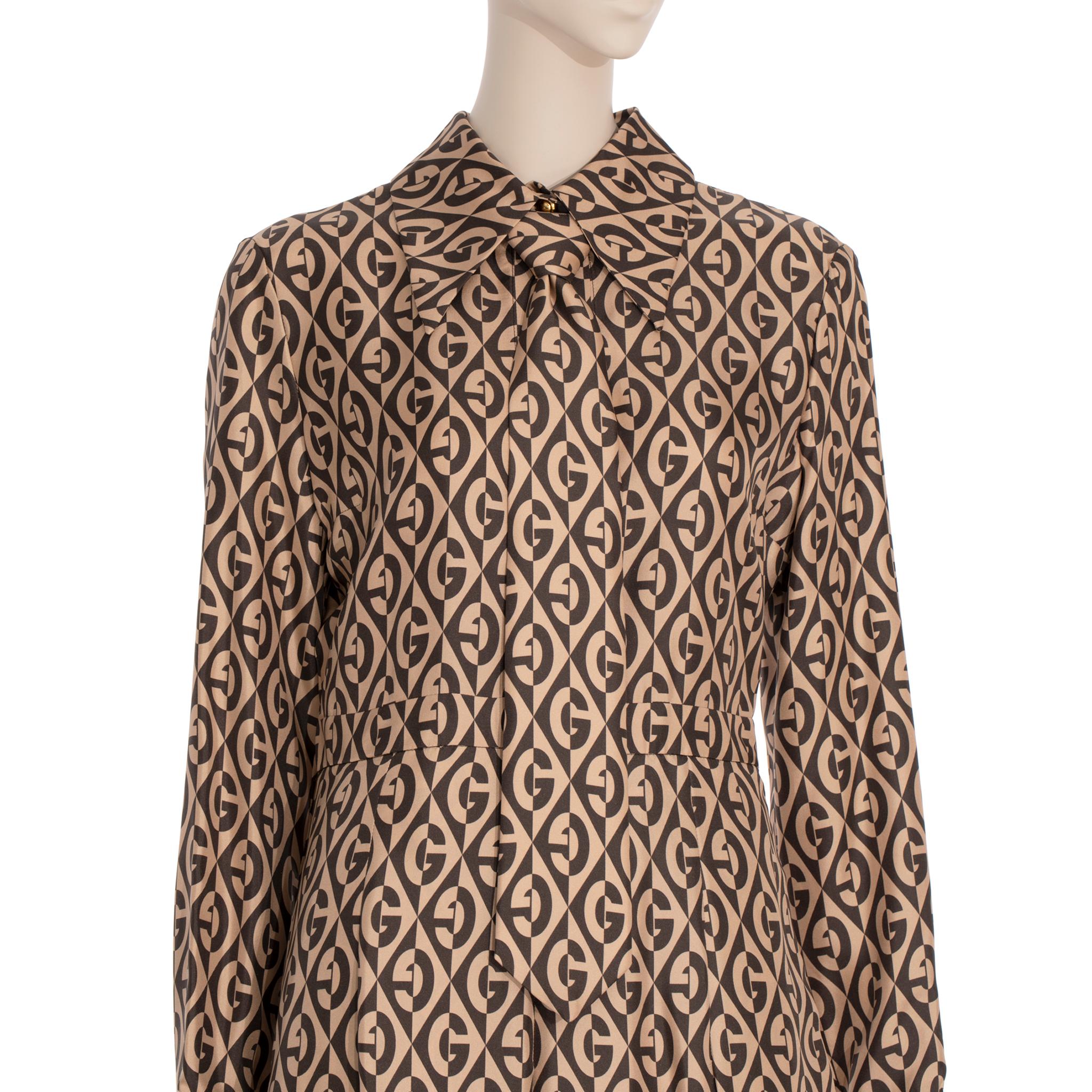 Gucci G Rhombus Kleid aus Seide mit braunem und elfenbeinfarbenem Druck 40 IT im Zustand „Neu“ im Angebot in DOUBLE BAY, NSW