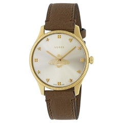 Reloj Gucci G-Timeless Bee con esfera plateada y correa de piel marrón YA1264199