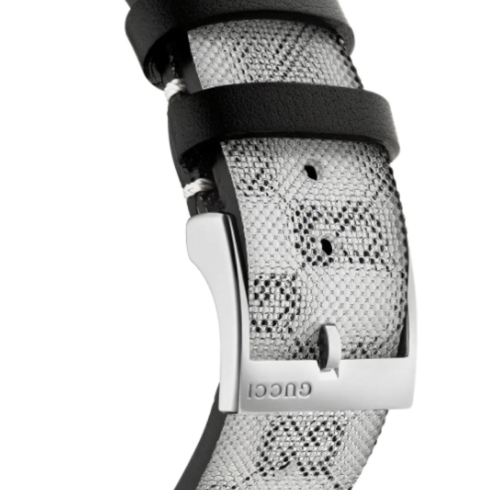 Gucci G-Timeless Holo Strap Supreme Uhr 38mm im Zustand „Hervorragend“ im Angebot in Montreal, Quebec