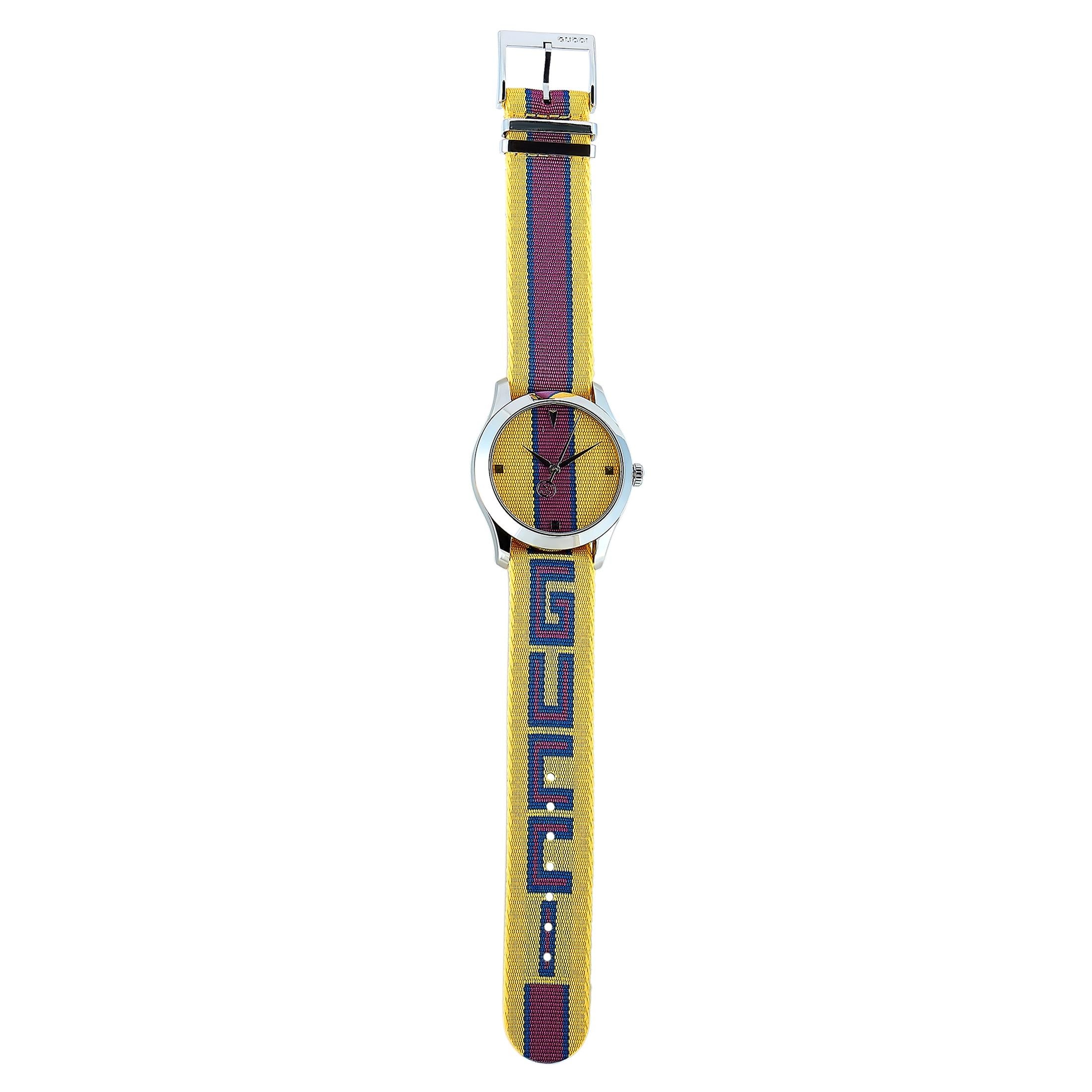 Die Gucci G-Timeless Uhr mit der Referenznummer YA1264069 wird im Rahmen der exquisiten 