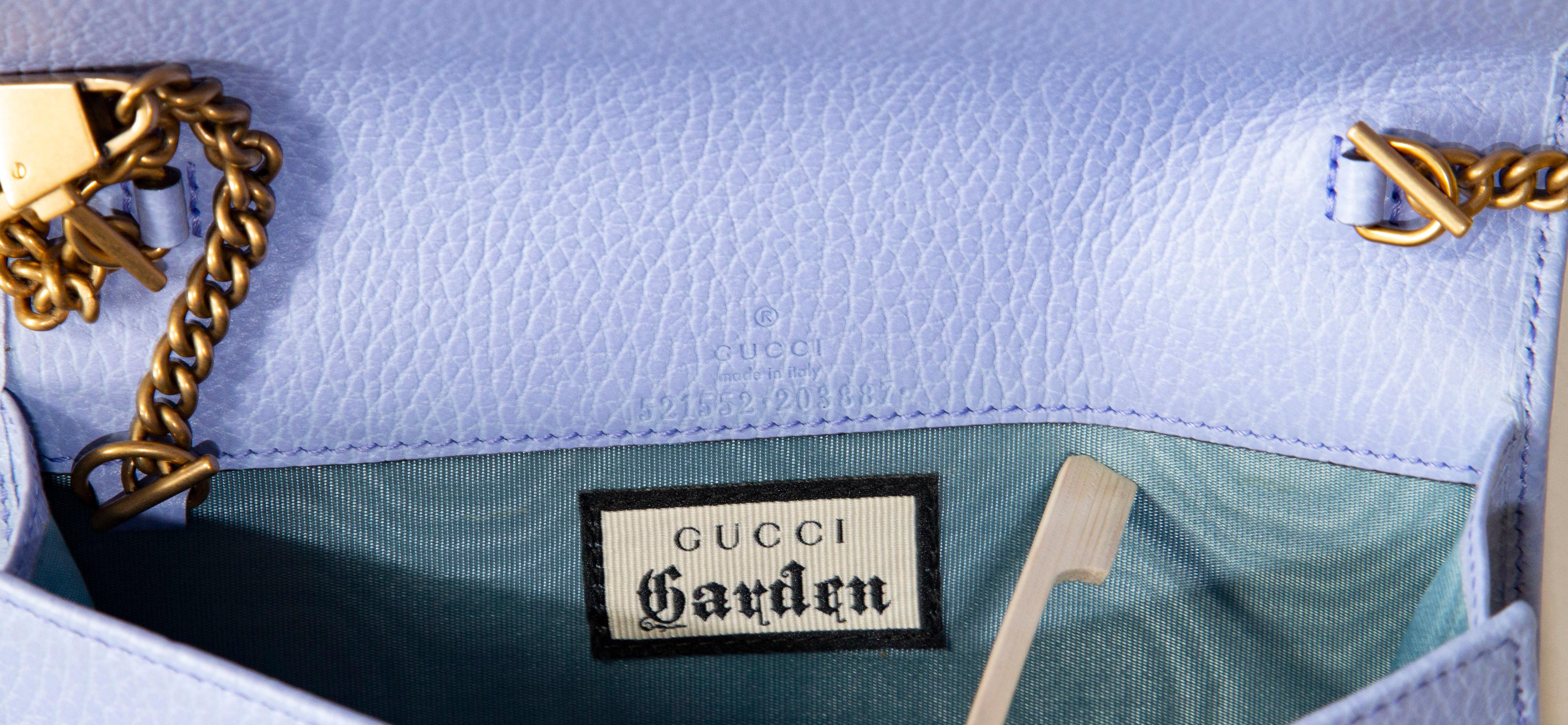 Gucci Garden Limited Edition Cat Chain Pouch Crossbody Bag in Light Lila 3