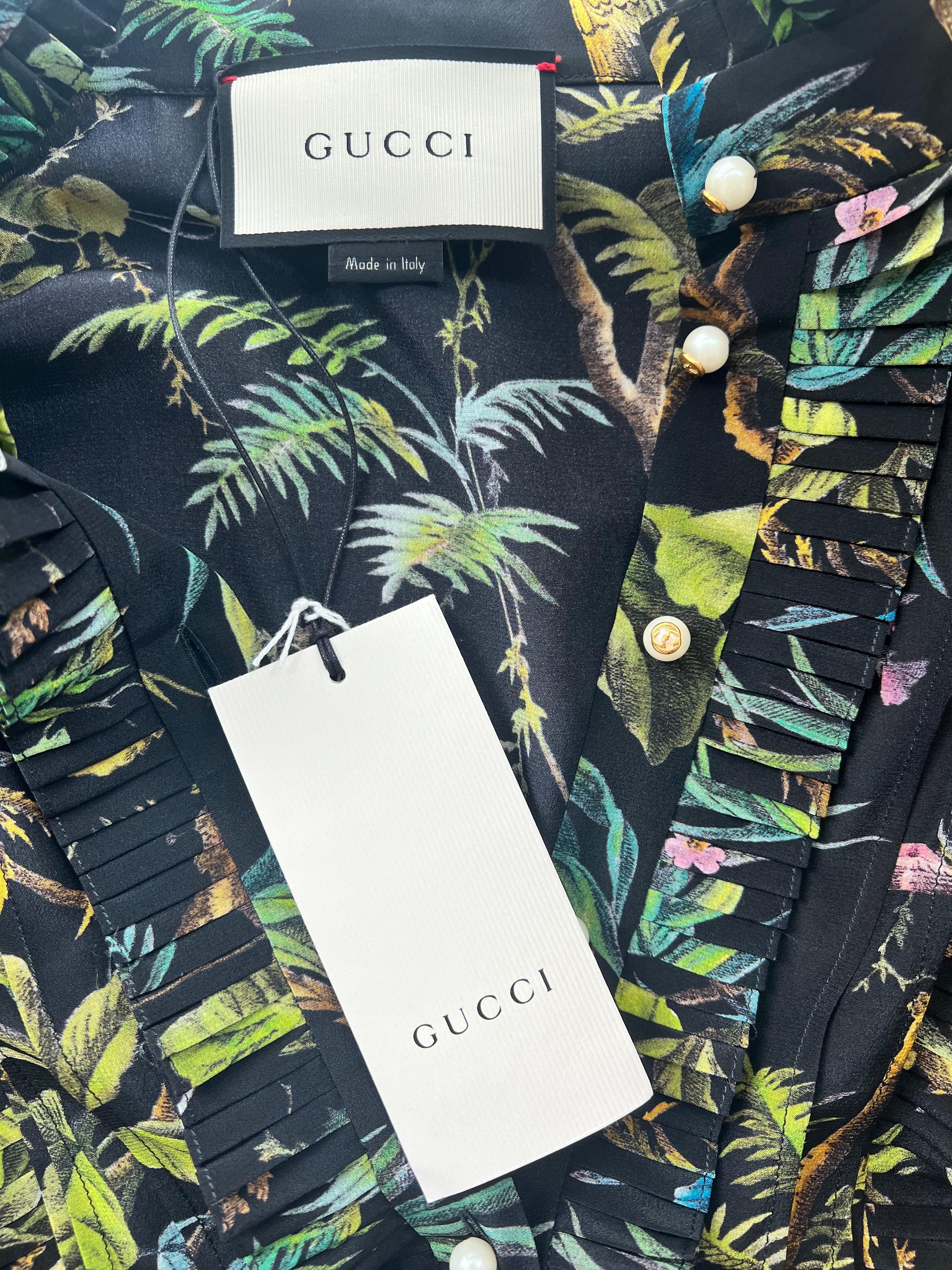 Gucci-Gartenseidenfaltenkleid mit Perlenknöpfen und truffle-Details  für Damen oder Herren im Angebot