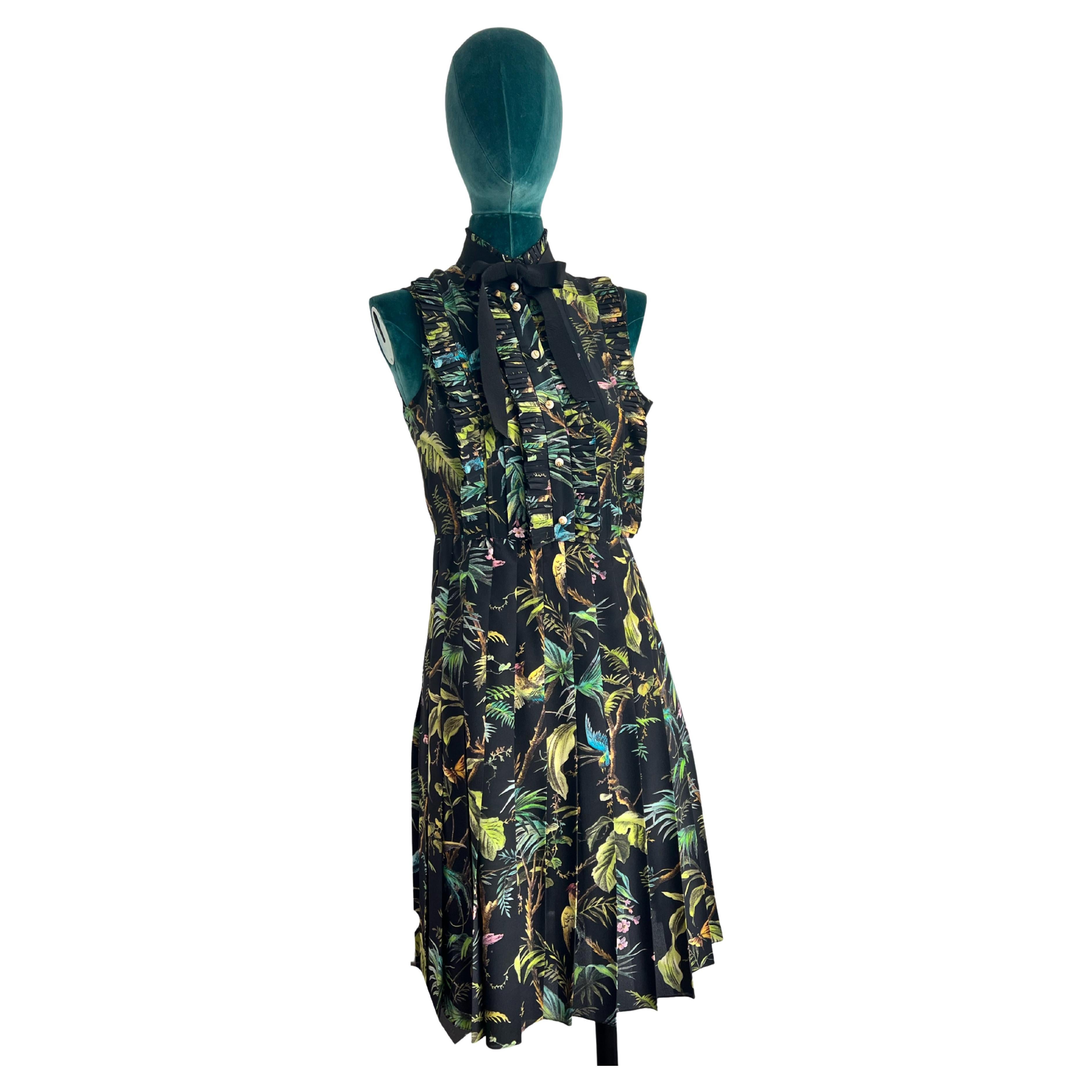 Gucci garden silk pleats dress with pearl button and truffle detail  For Sale