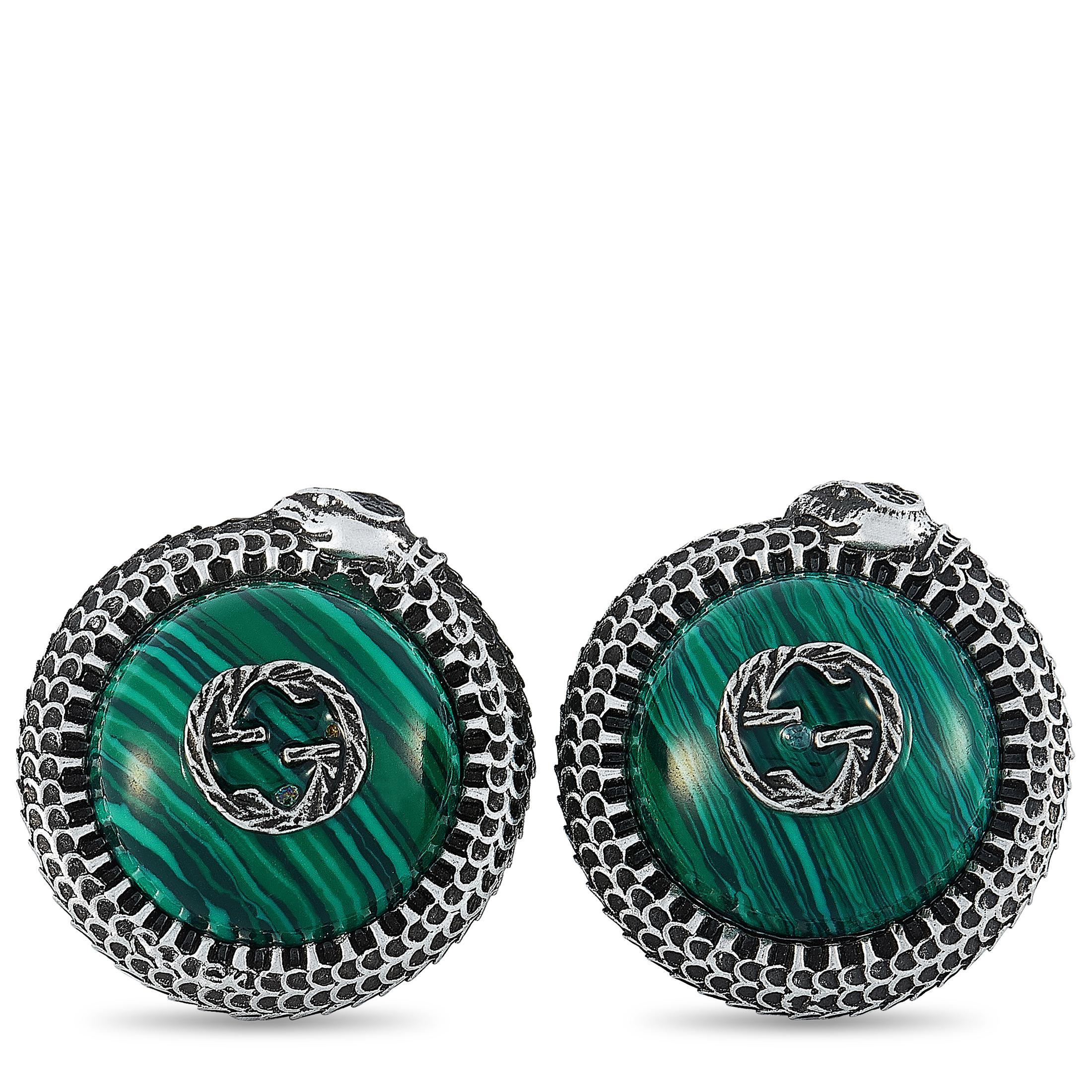 The Gucci “Garden” cufflinks are made of sterling silver and embellished with malachite stones. The cufflinks measure 0.62” in length and 0.62” in width and each of the two weighs 7.6 grams.

The pair is offered in brand new condition and includes