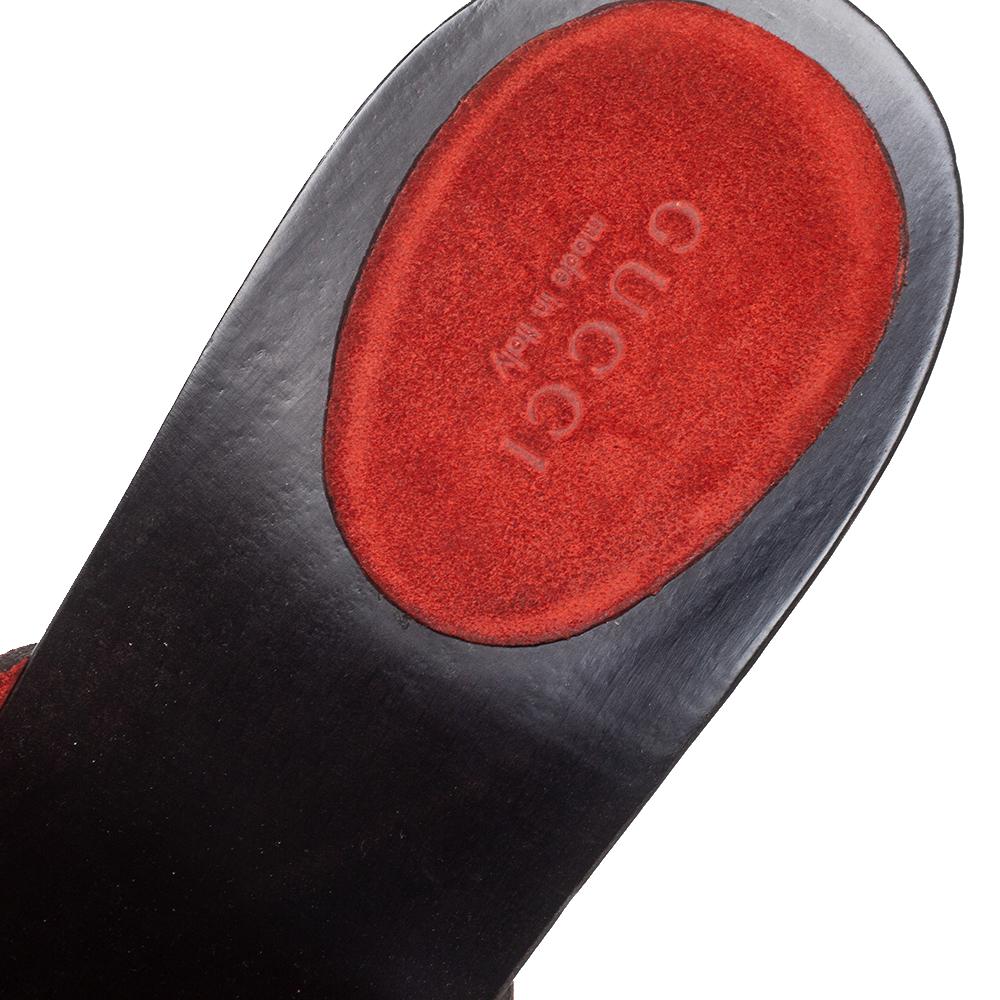 Gucci Garnet Red Suede Icon Bit Clog Sandals Size 41 In Good Condition In Dubai, Al Qouz 2