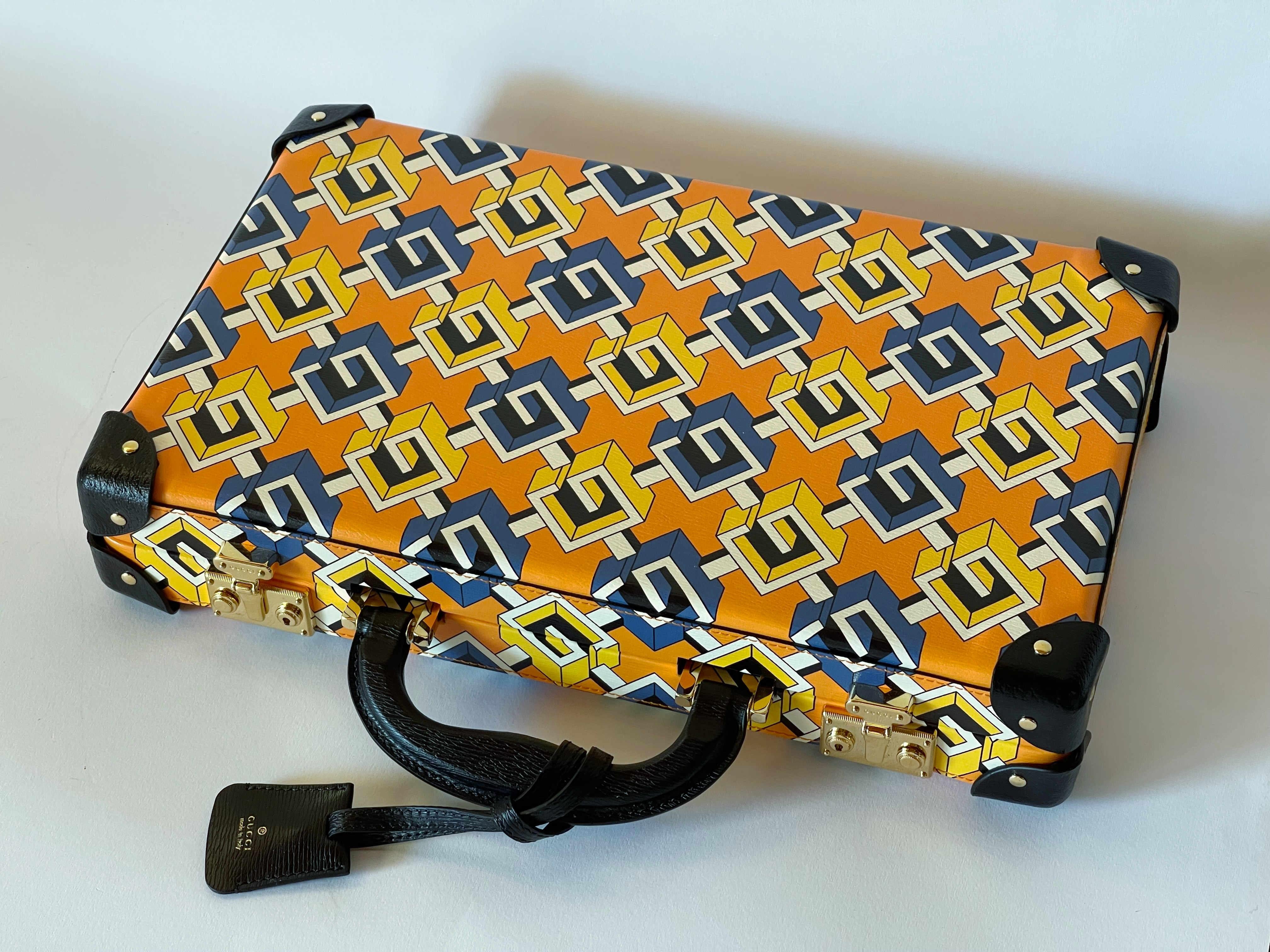Italiano Gucci Valigetta Geometrica G Set da gioco Backgammon in vendita